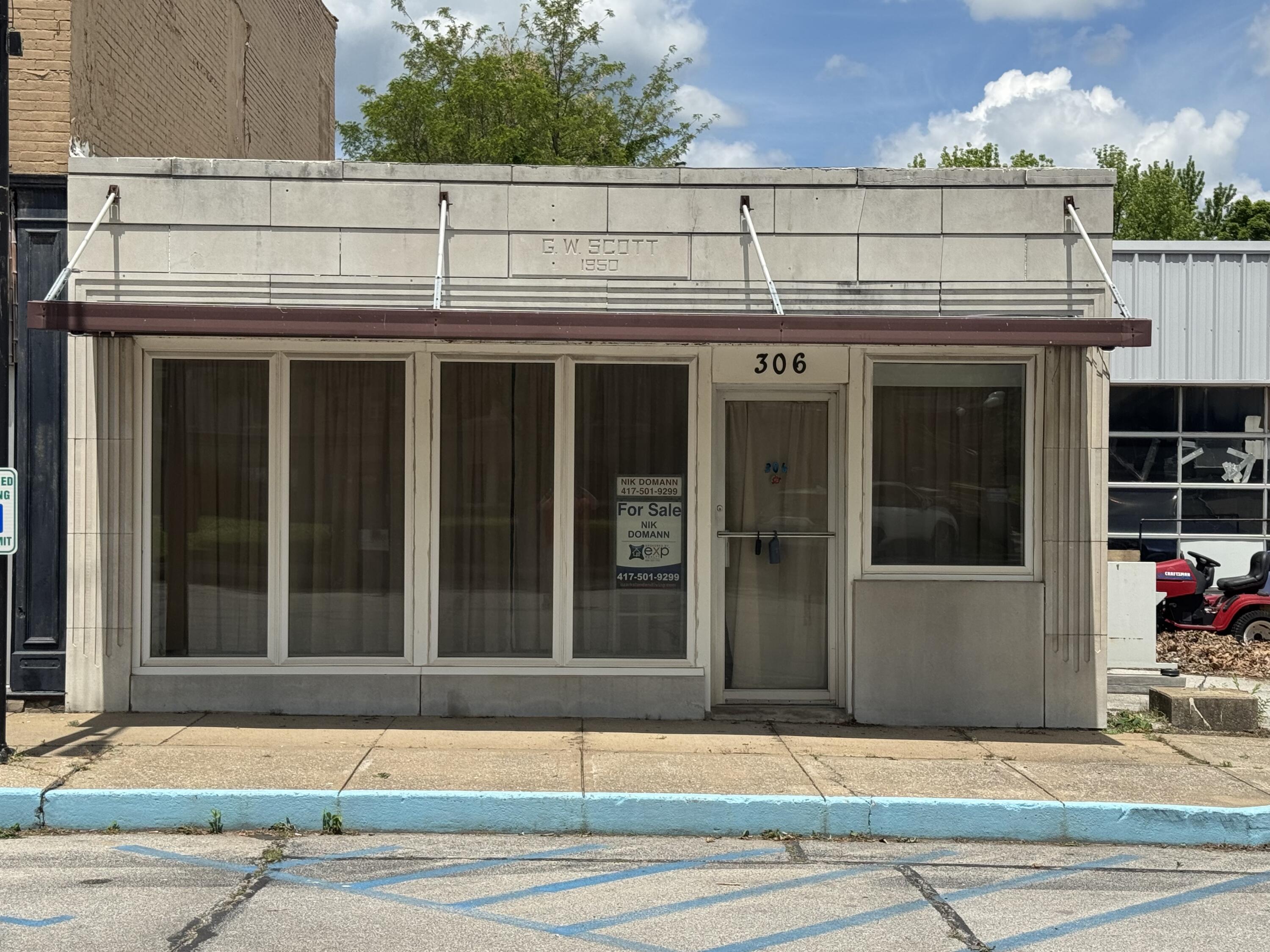 306 College Street Property Photo