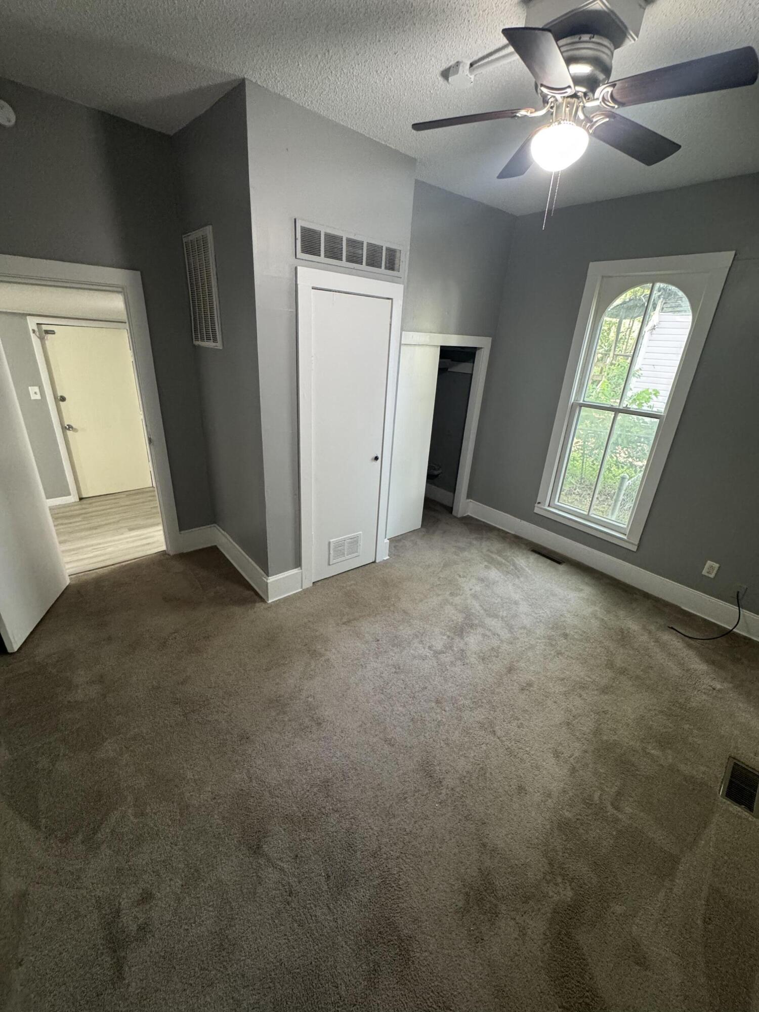 2007 North Travis Avenue Property Photo 7