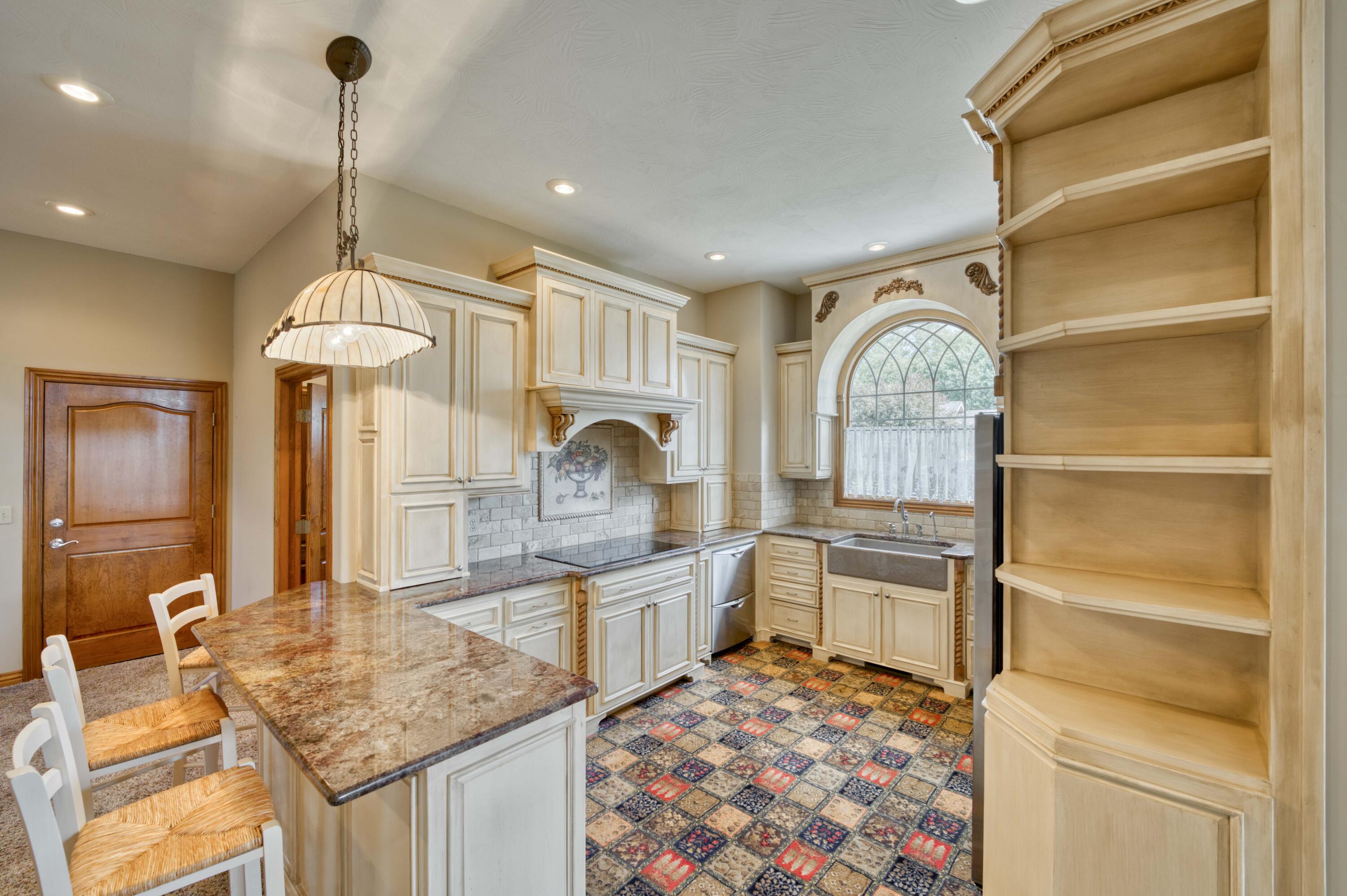 1411 North Cooper Boulevard Property Photo 9