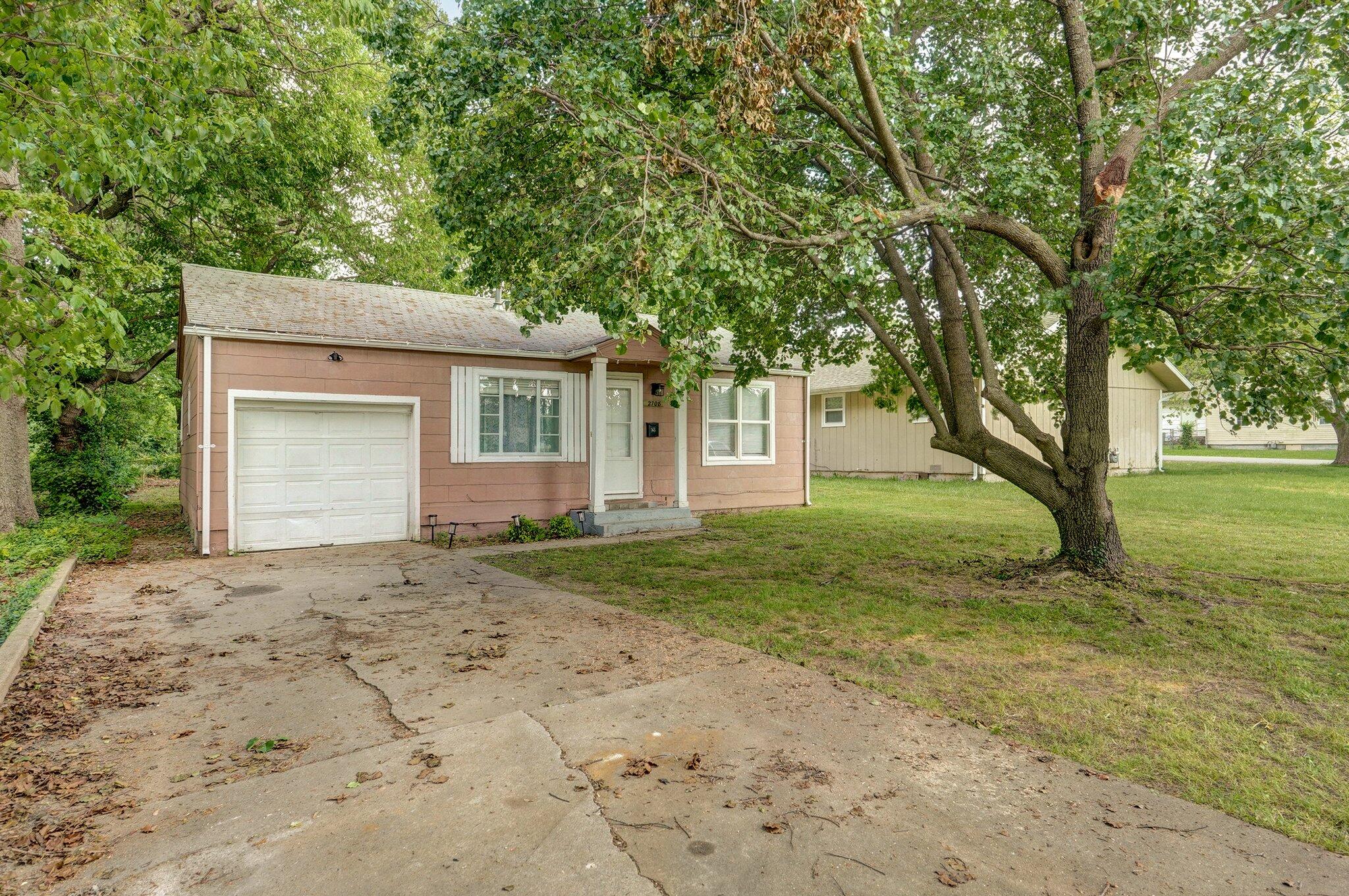 2708 North Fremont Avenue Property Photo 1