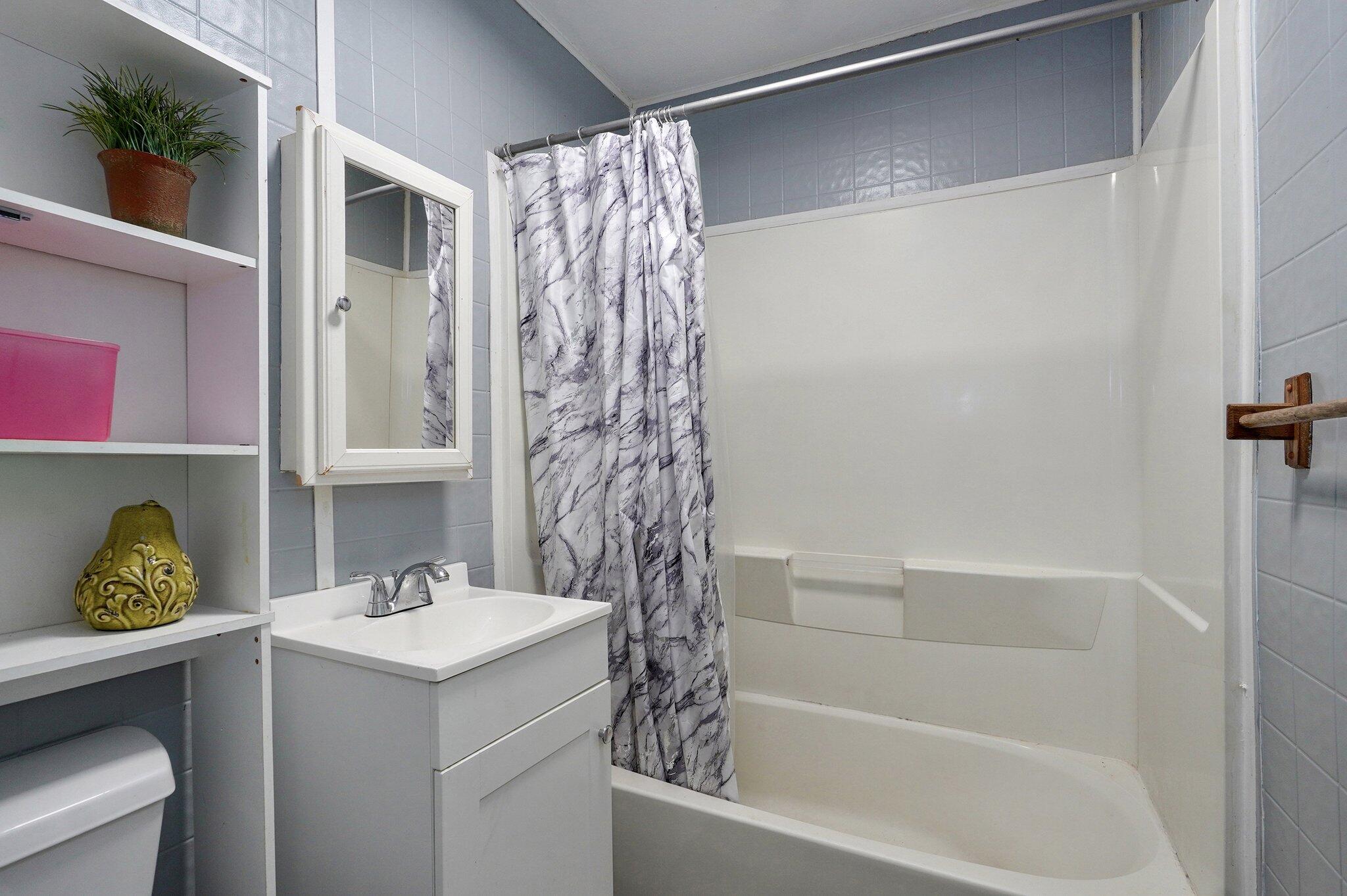 2708 North Fremont Avenue Property Photo 10