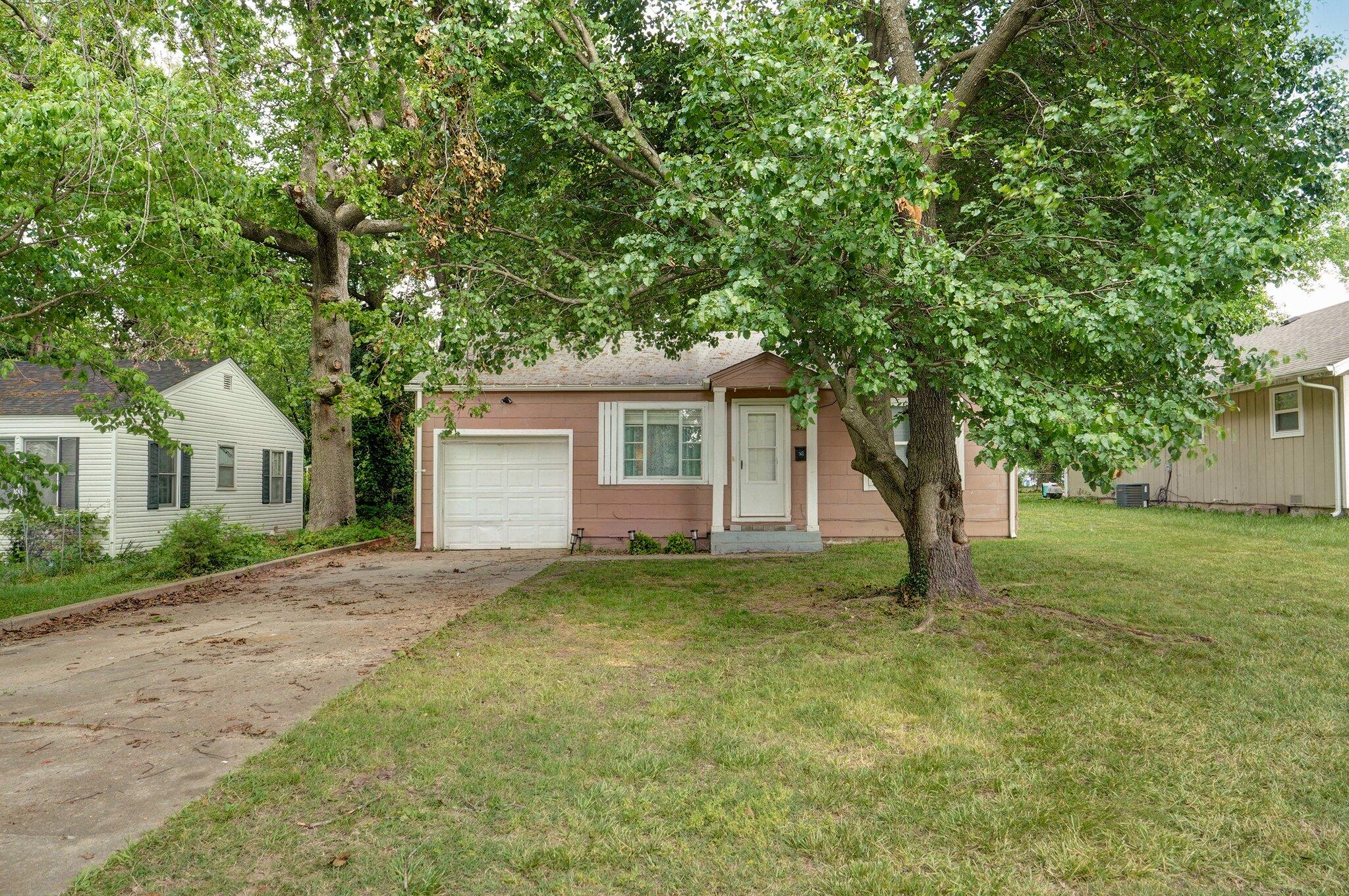 2708 North Fremont Avenue Property Photo 19