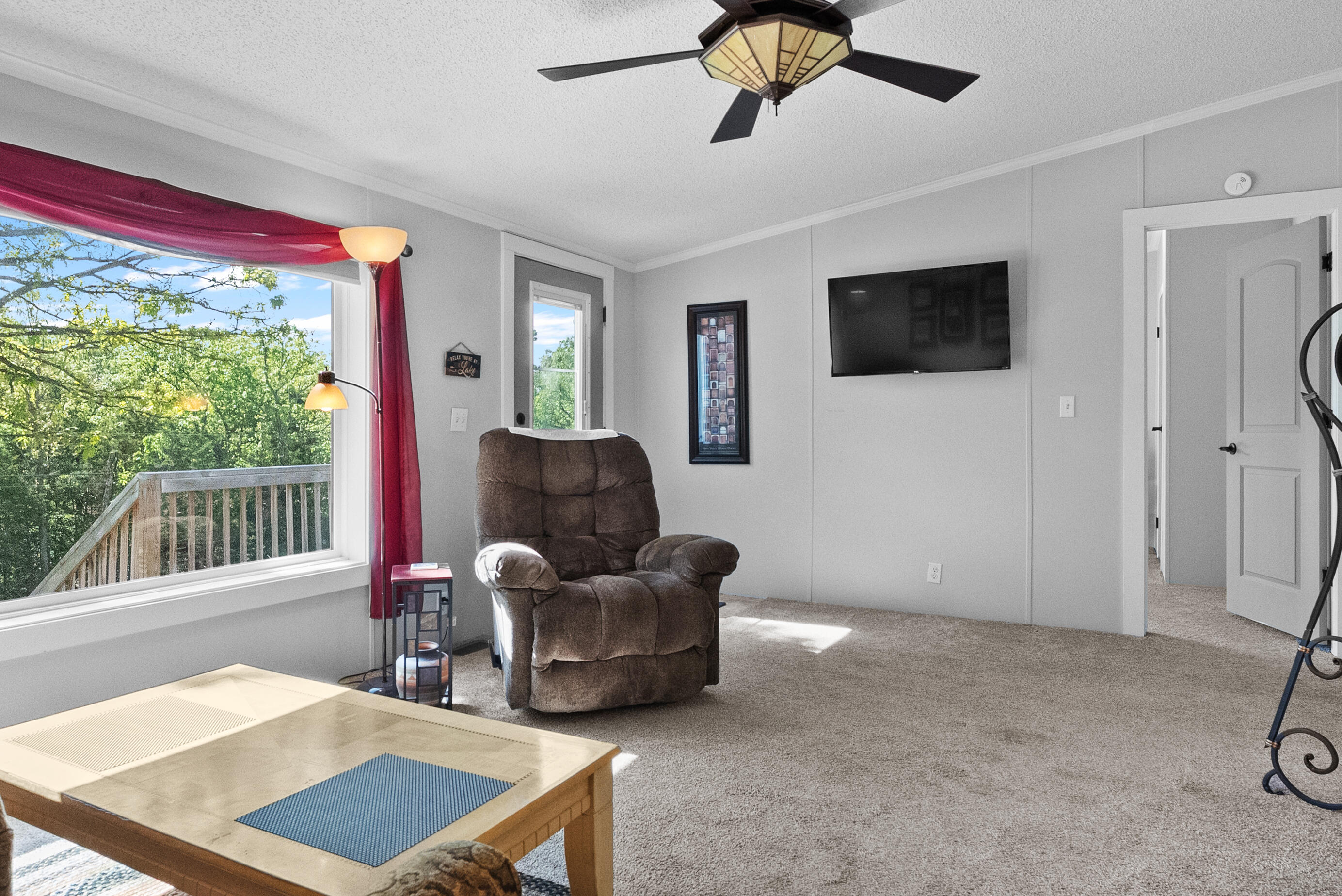 24052 Graybridge East Property Photo 6