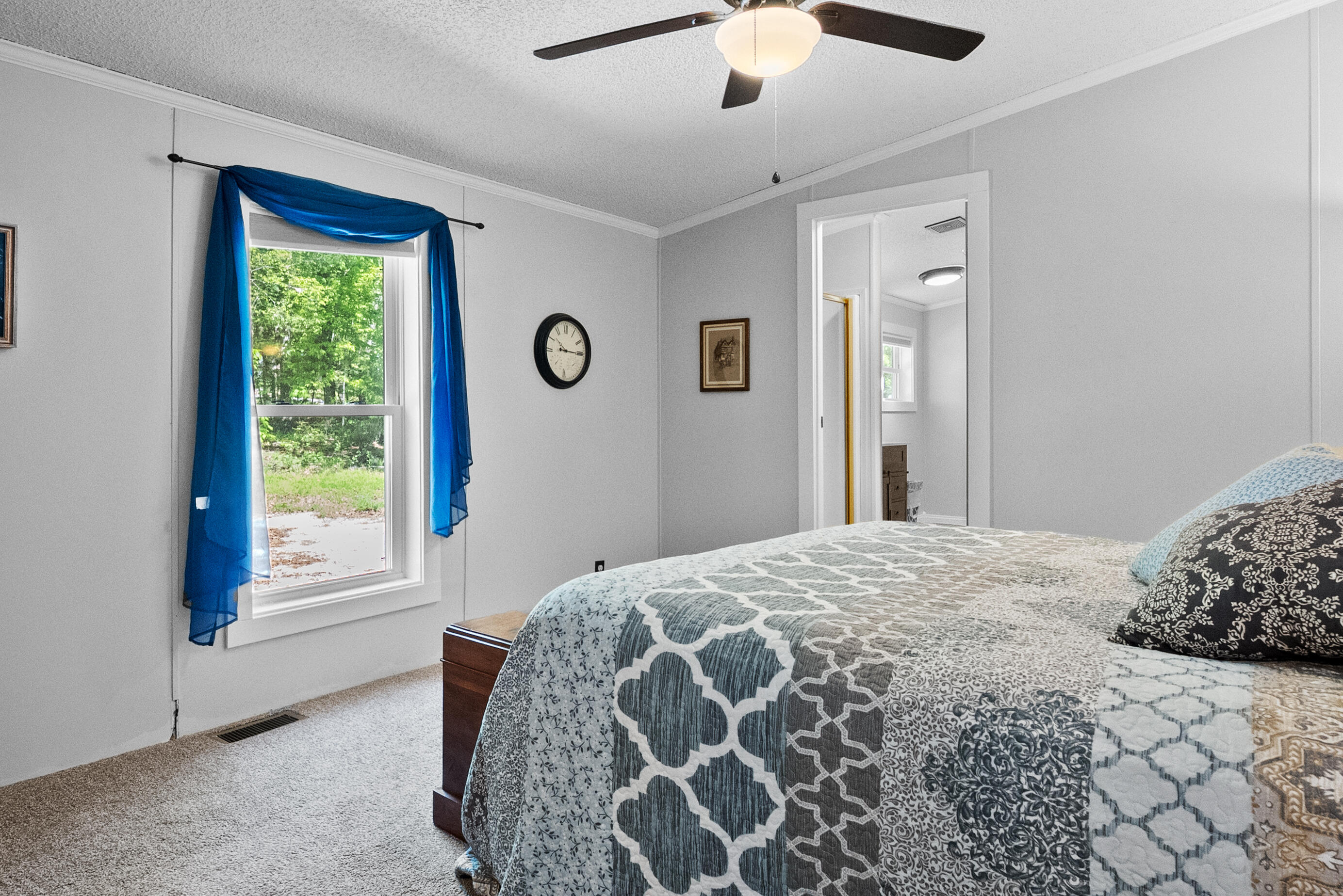 24052 Graybridge East Property Photo 13
