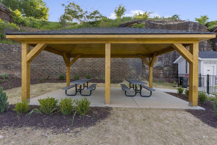 2910 &3112 Vineyards Parkway / Terrace Property Photo 74