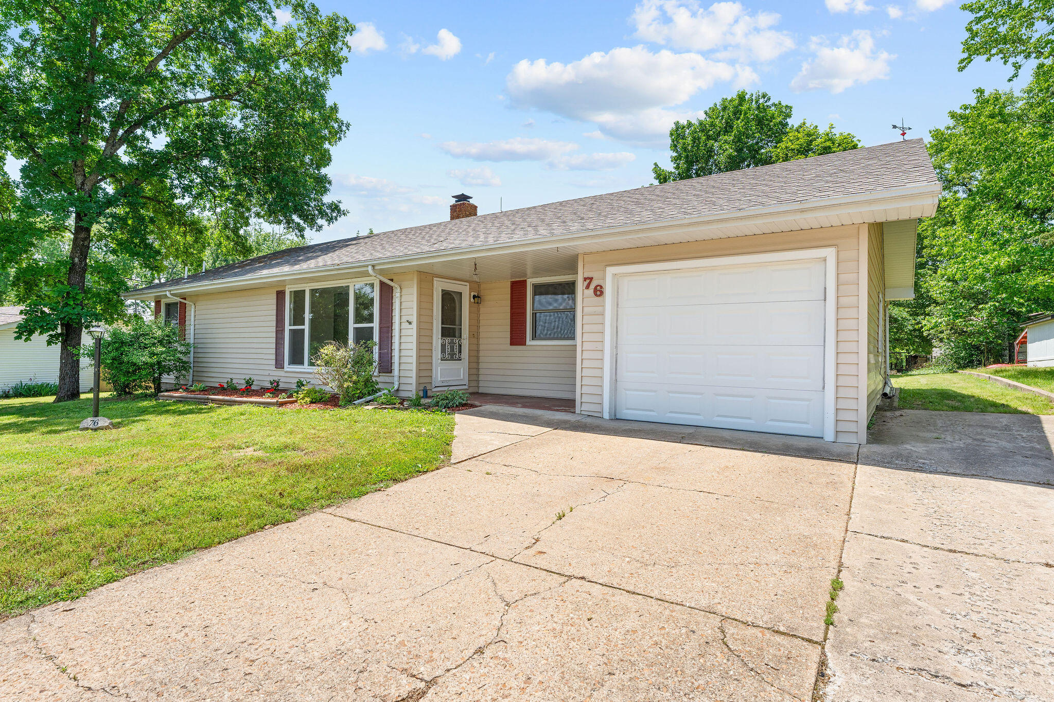 76 Lakeshore Drive Property Photo 5