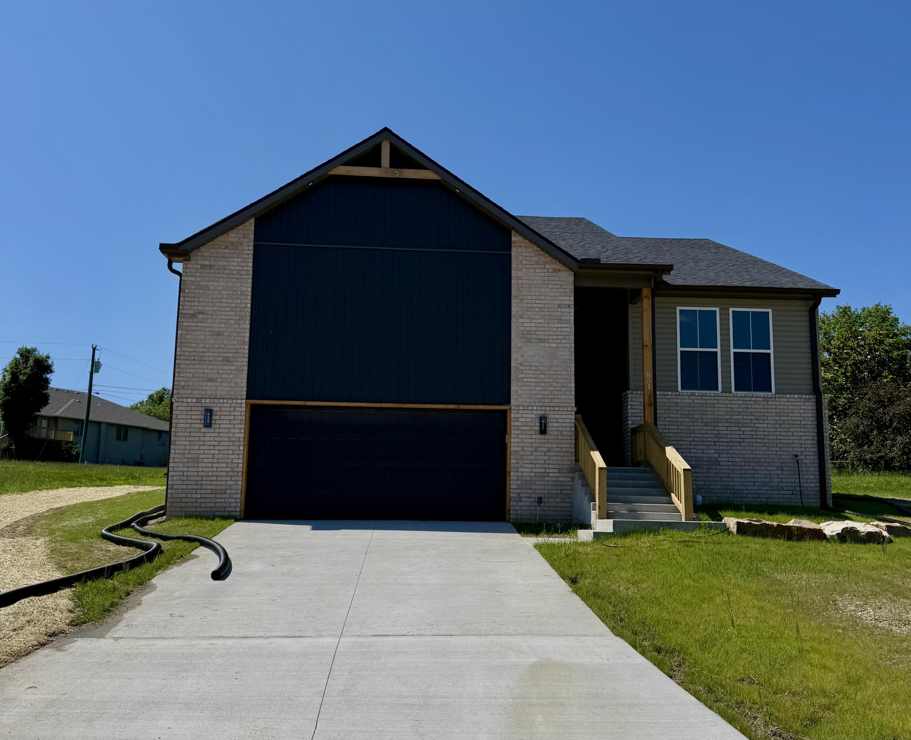851 Tomahawk Court Property Photo 1