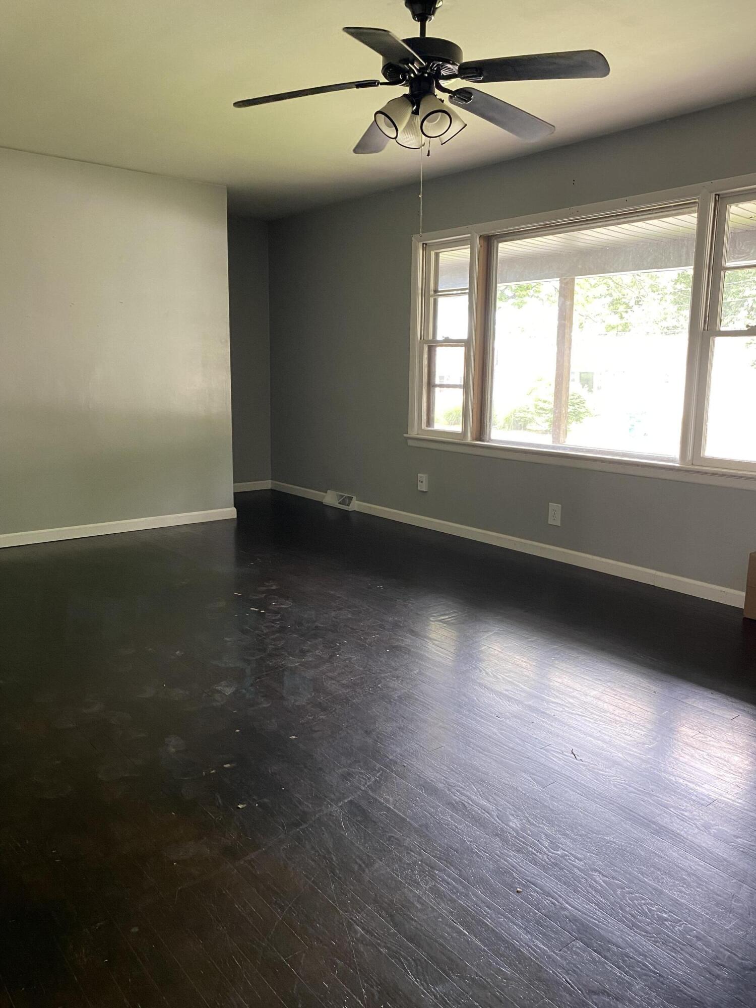1835 South Franklin Avenue Property Photo 2