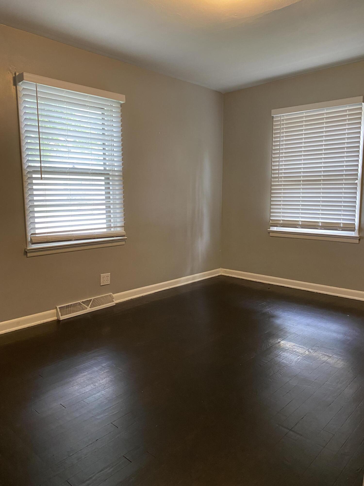 1835 South Franklin Avenue Property Photo 8