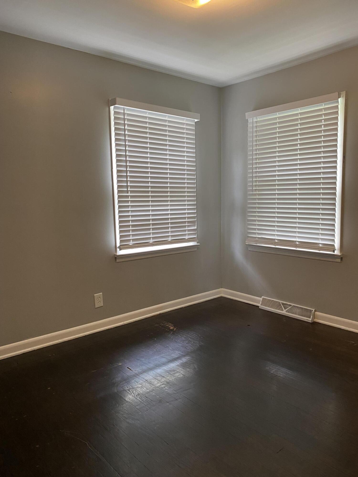 1835 South Franklin Avenue Property Photo 9