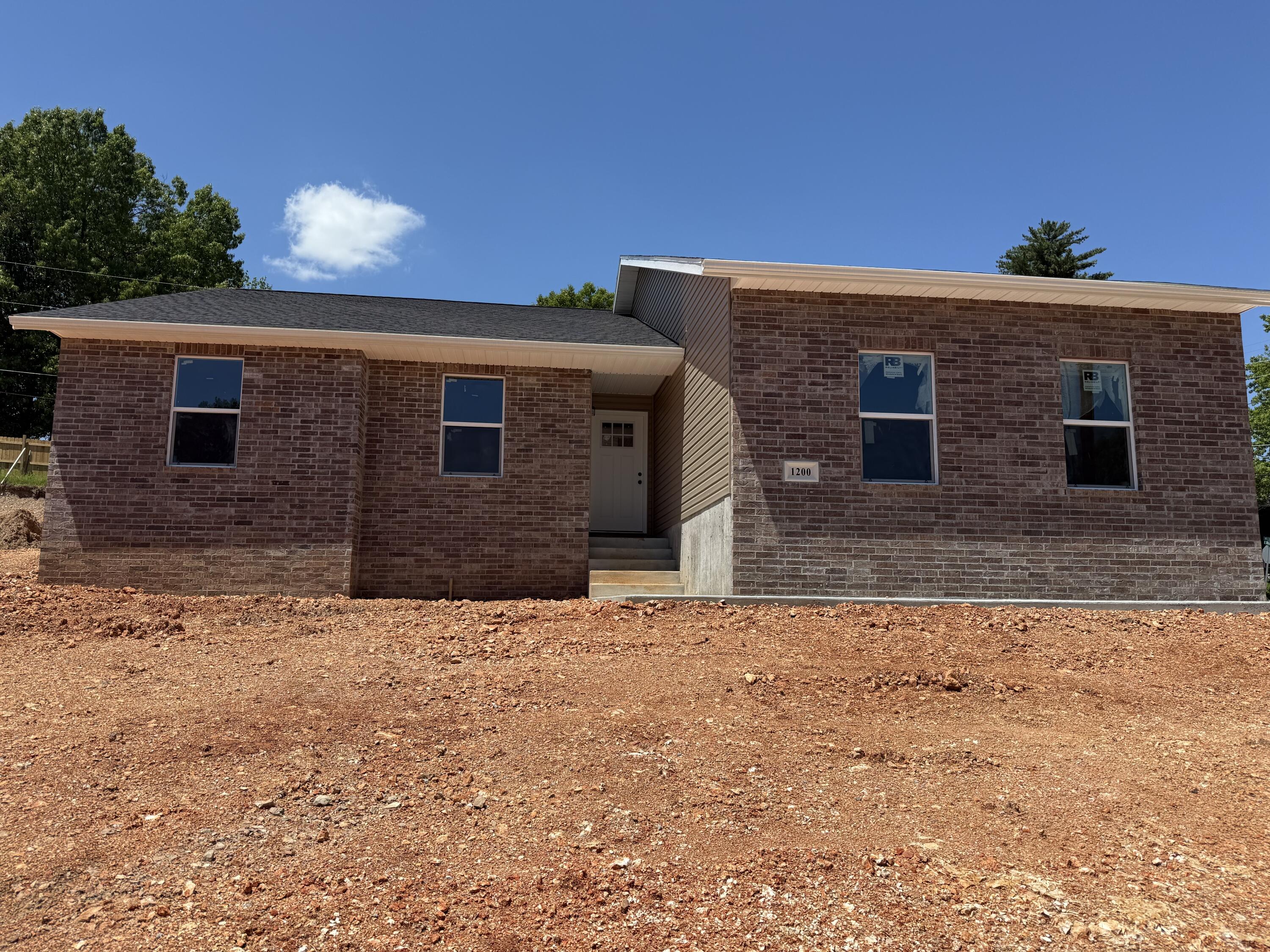 1200 Justins Trail Property Photo 1
