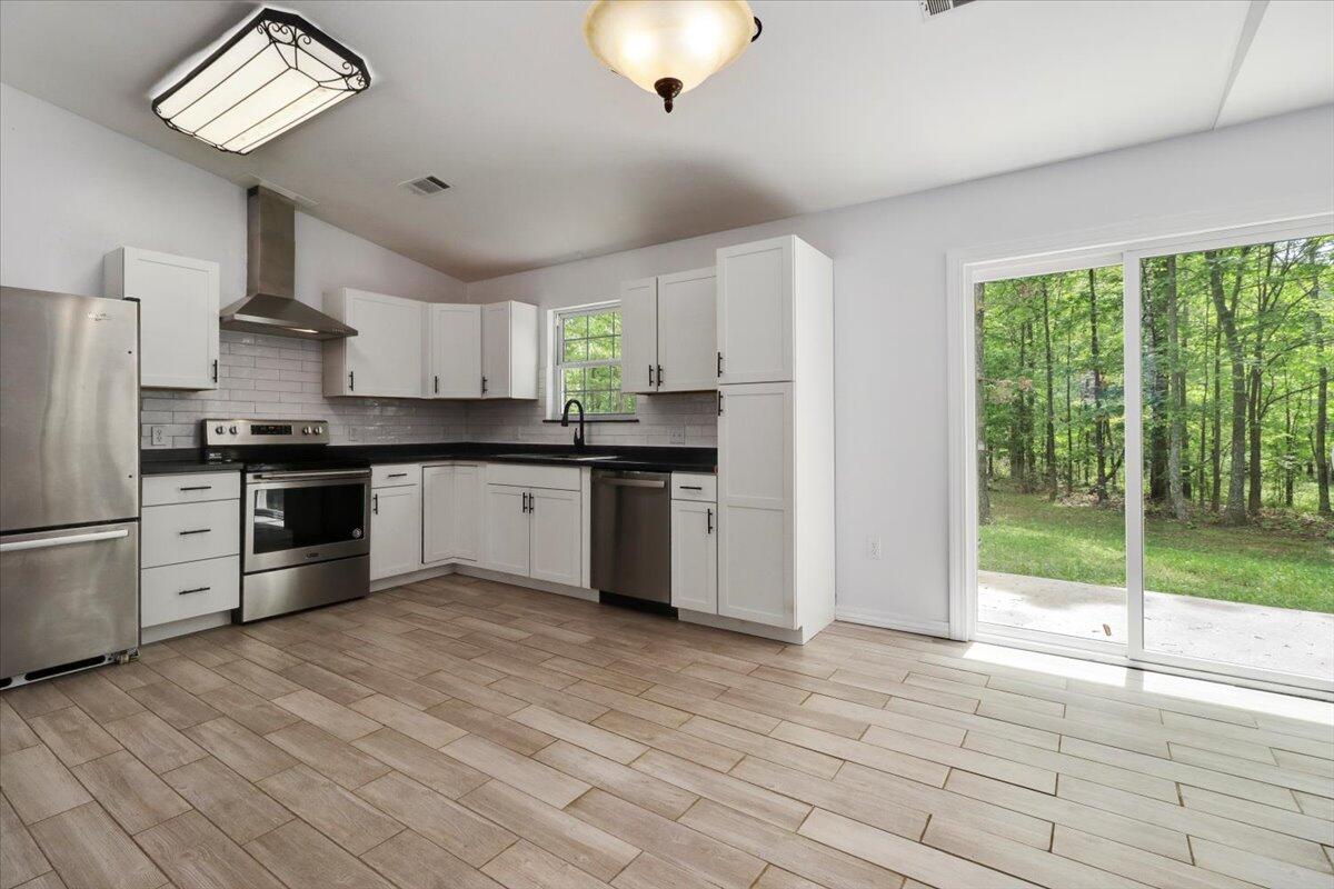 334 Private Road 2018 Property Photo 5