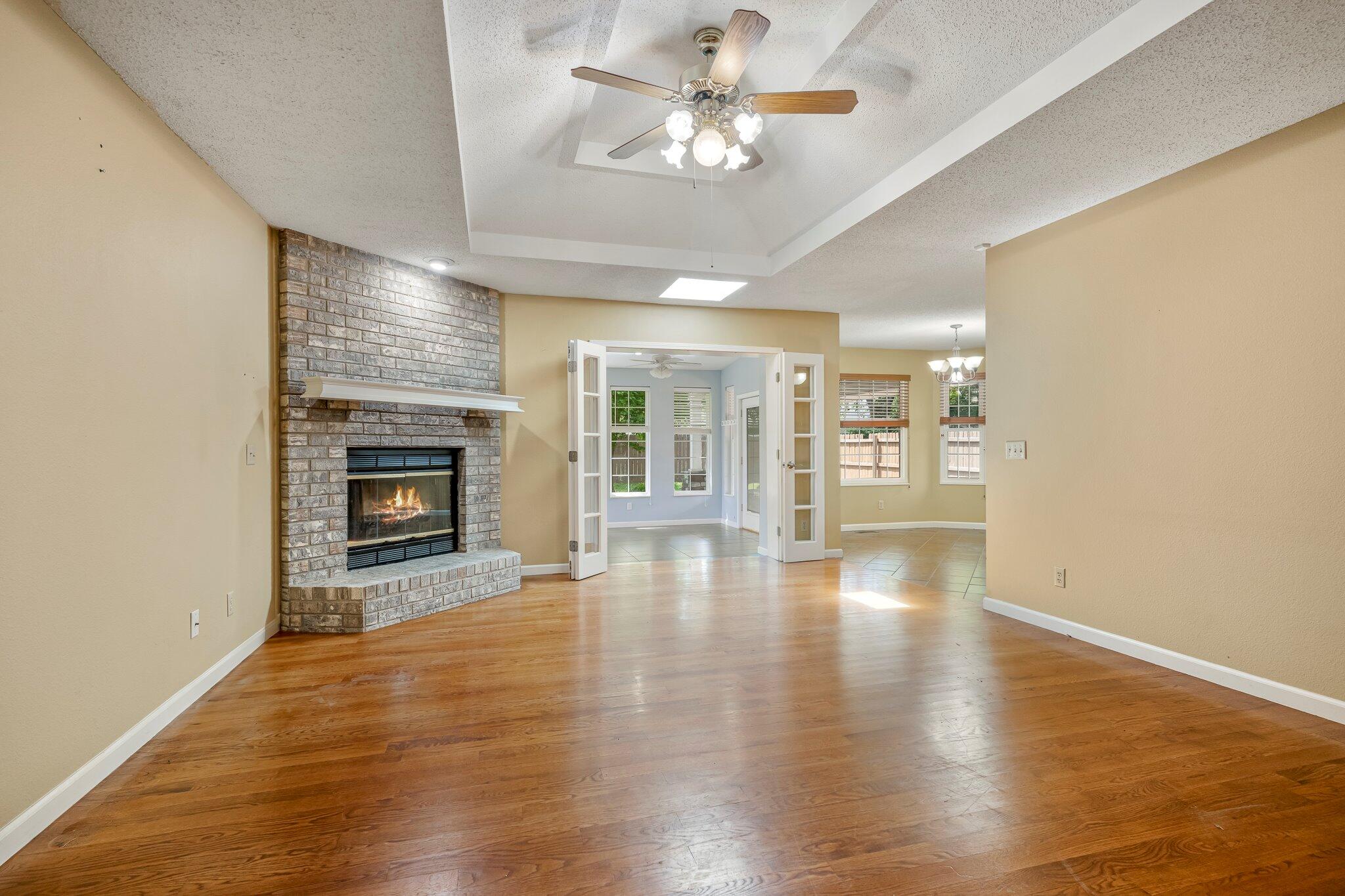 439 South Suburban Avenue Property Photo 6