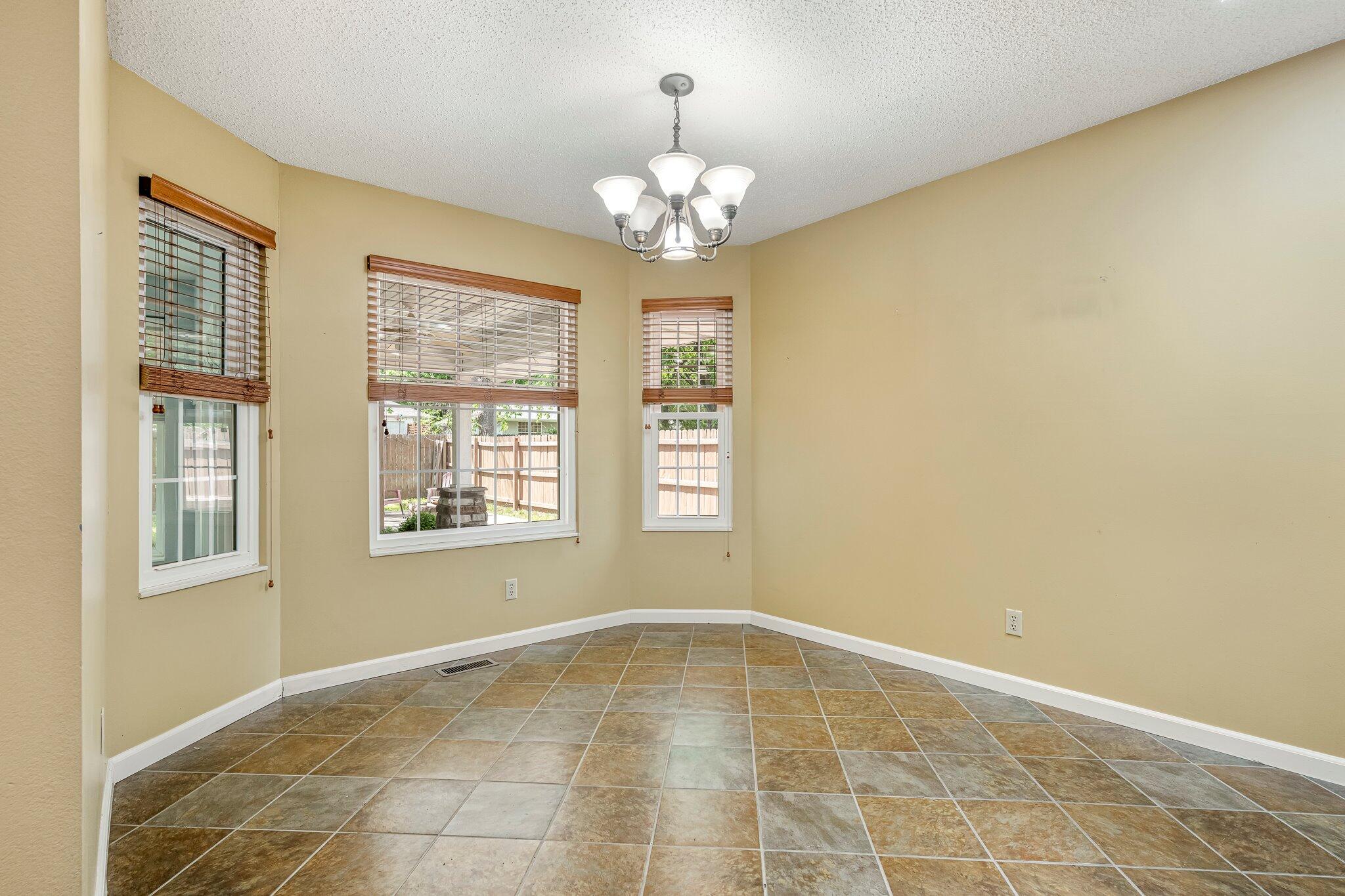 439 South Suburban Avenue Property Photo 12