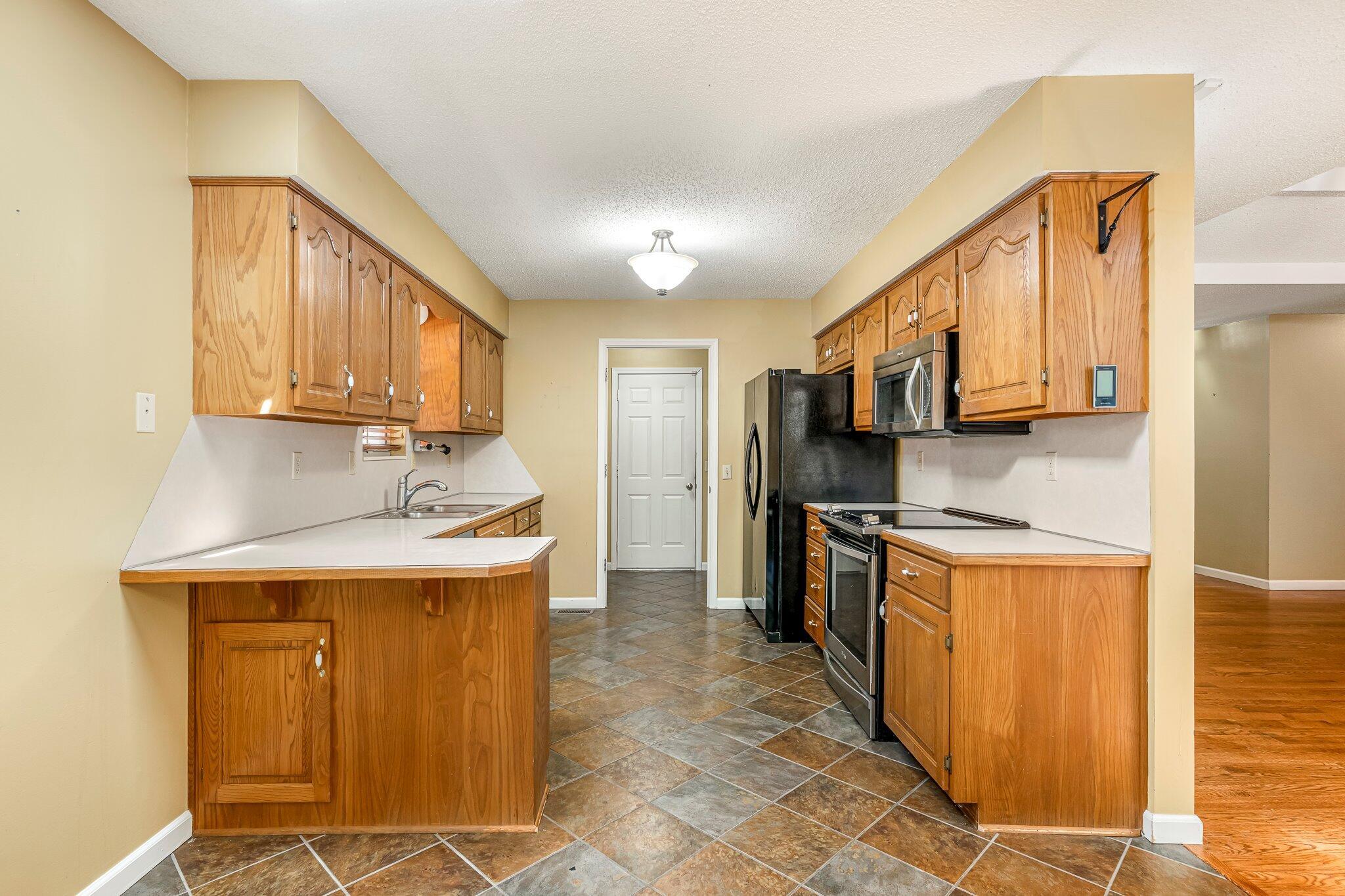439 South Suburban Avenue Property Photo 13