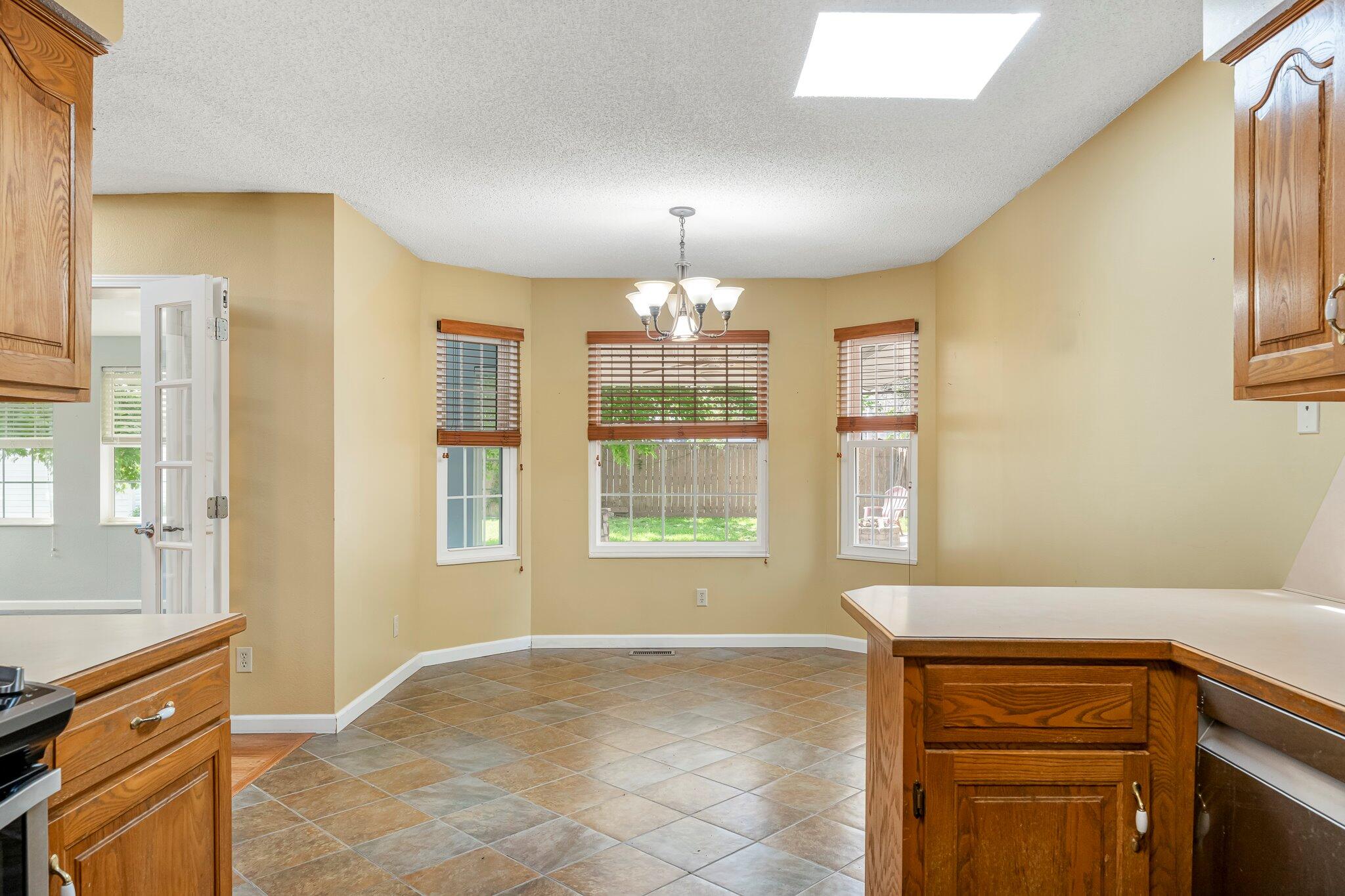 439 South Suburban Avenue Property Photo 18