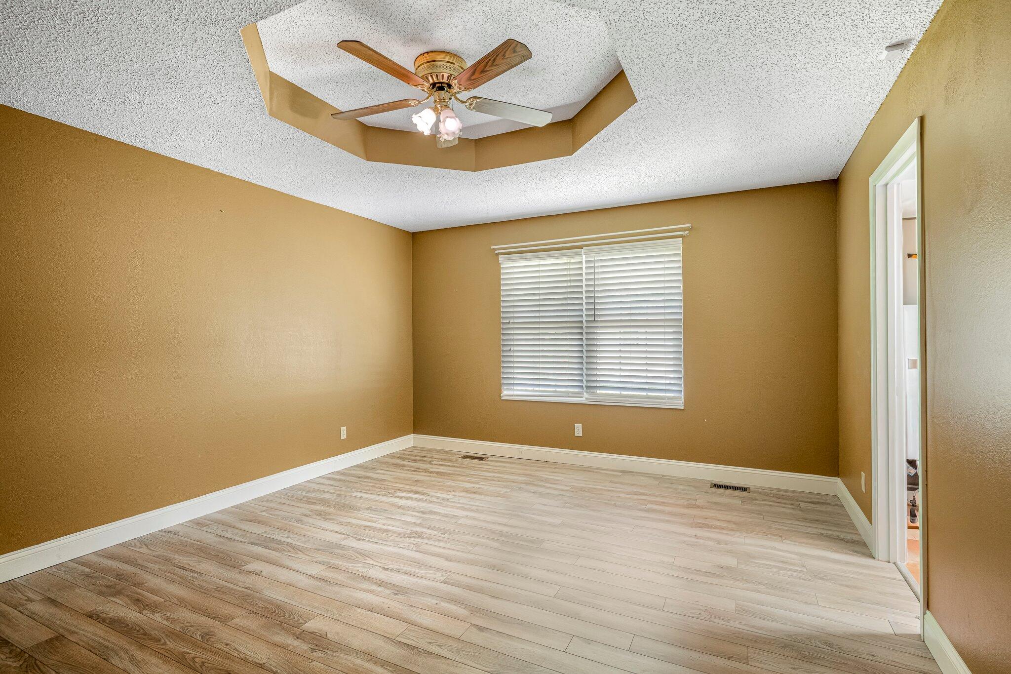 439 South Suburban Avenue Property Photo 20