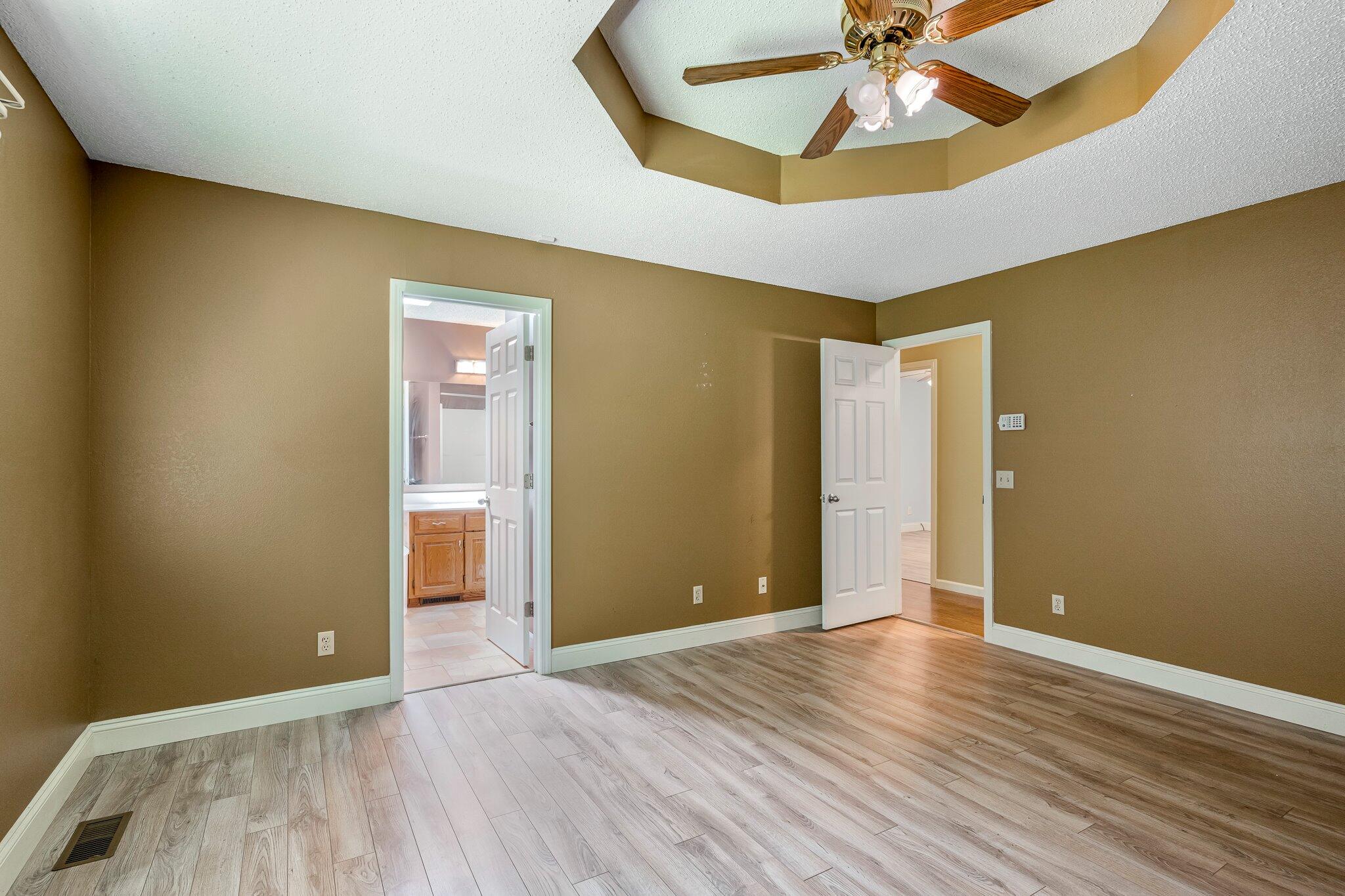 439 South Suburban Avenue Property Photo 21