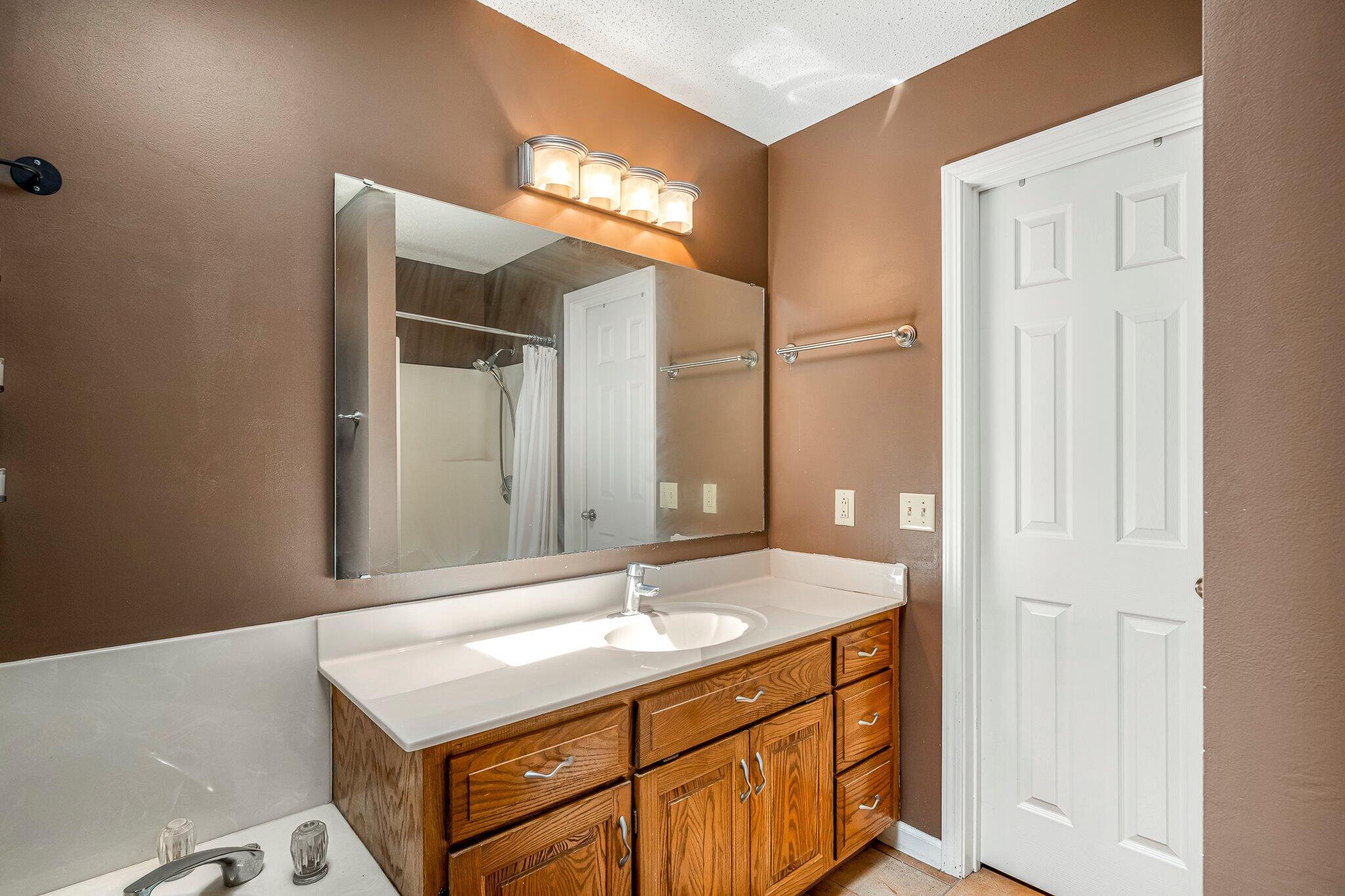 439 South Suburban Avenue Property Photo 22