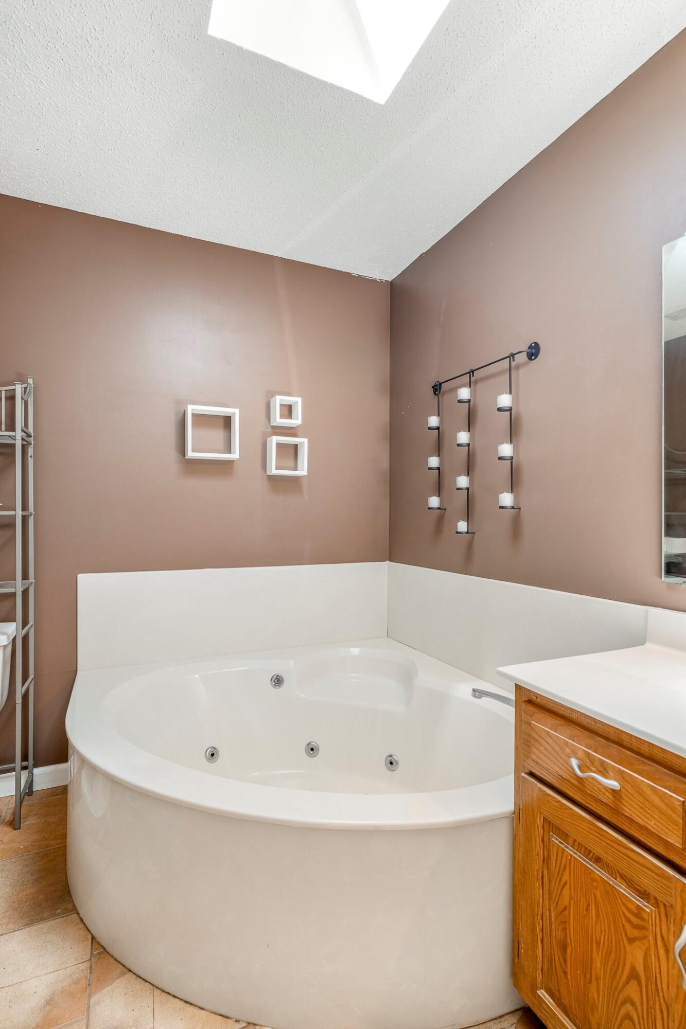 439 South Suburban Avenue Property Photo 23