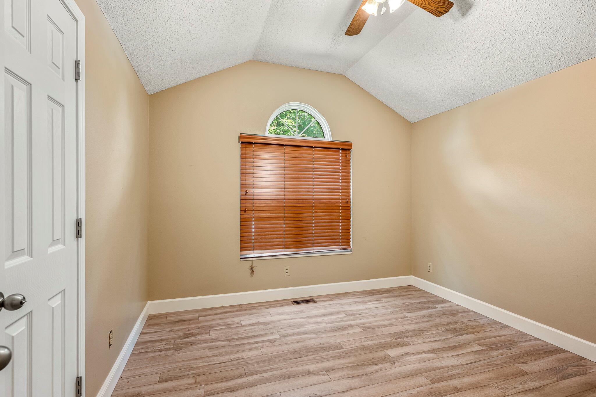 439 South Suburban Avenue Property Photo 25