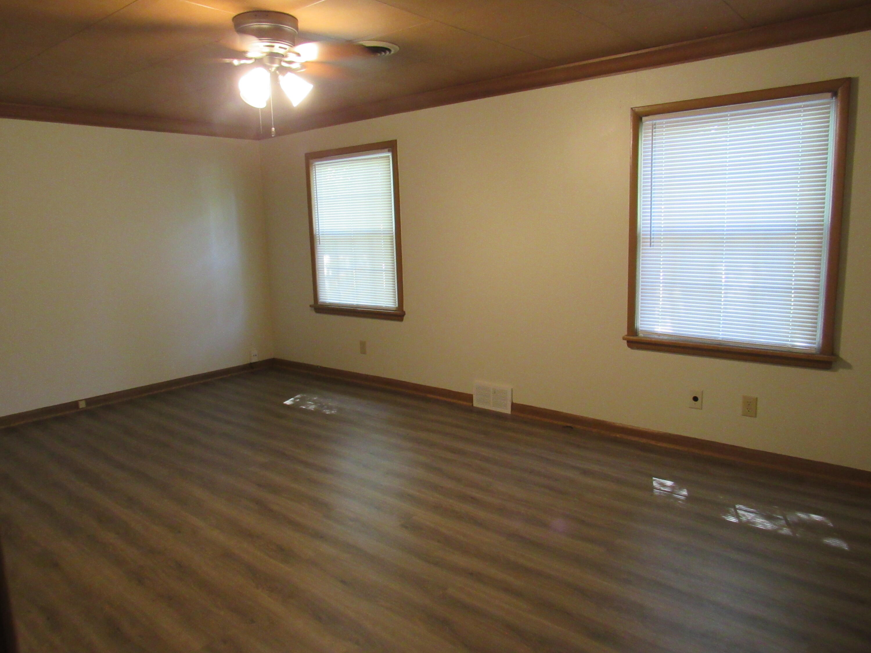 2124 South Kimbrough Avenue Property Photo 9