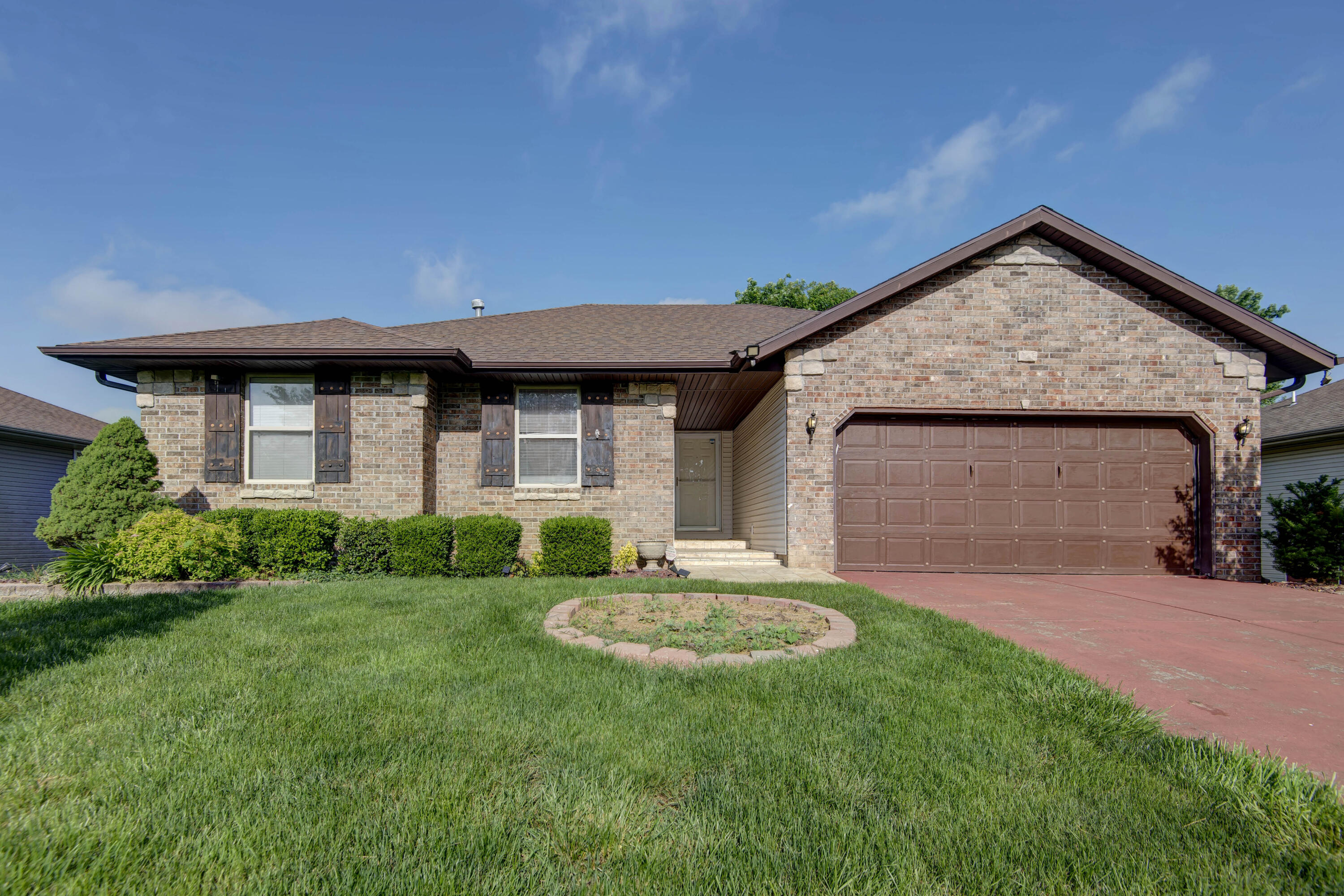 5329 Cloverdale Lane Property Photo