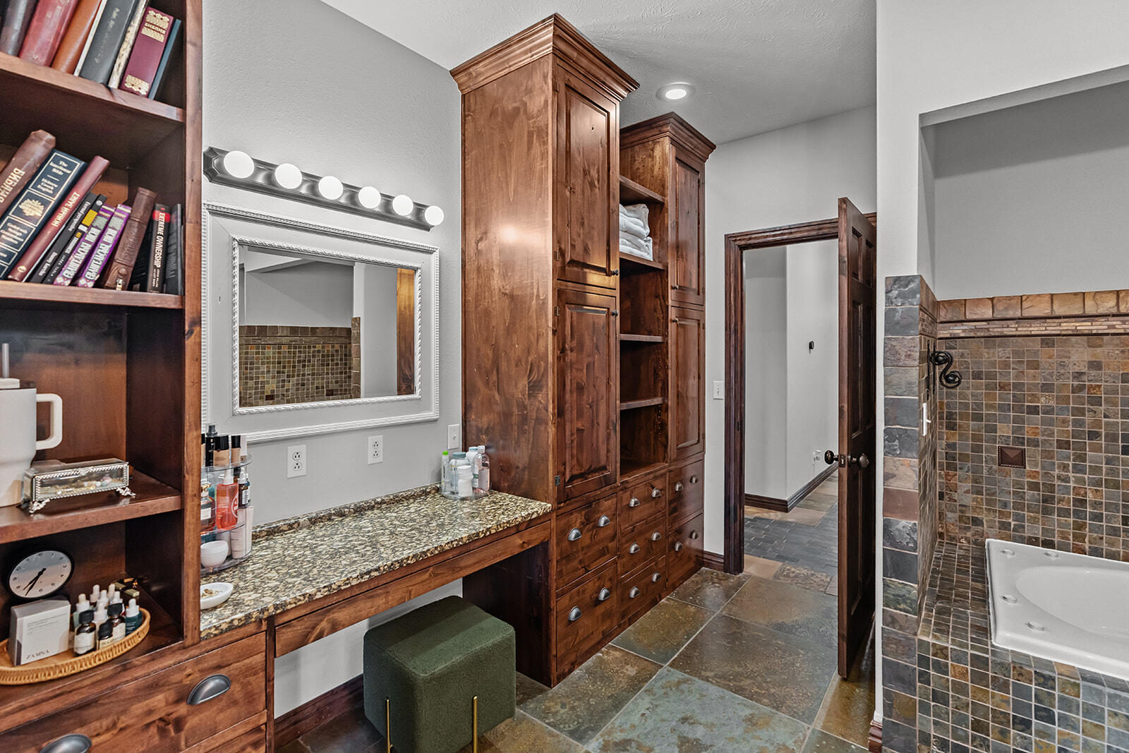 16326 Lawrence 1232 Property Photo 24