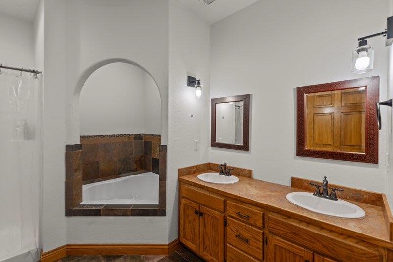 16326 Lawrence 1232 Property Photo 40