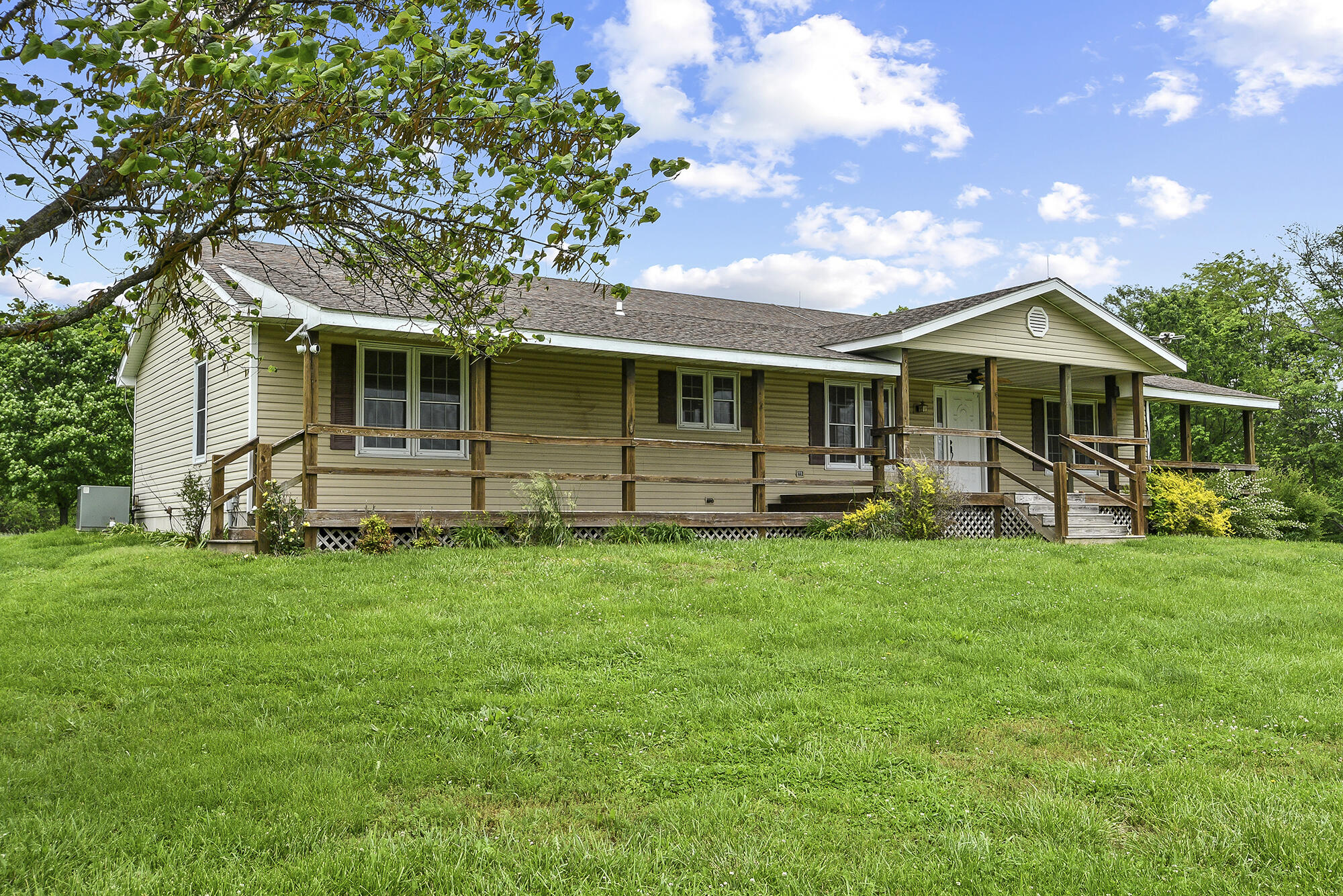 2287 North State Highway 125 Property Photo 2
