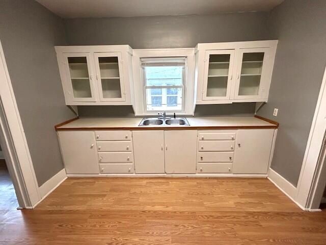 2238 North Rogers Avenue Property Photo 5