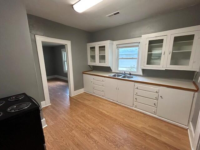 2238 North Rogers Avenue Property Photo 6