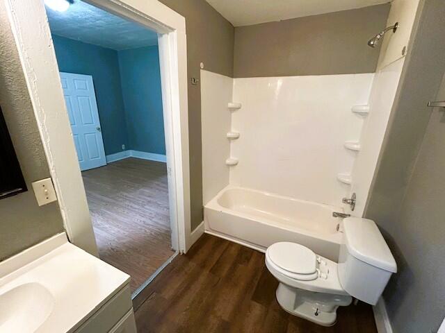 2238 North Rogers Avenue Property Photo 10