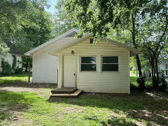 2238 North Rogers Avenue Property Photo 12