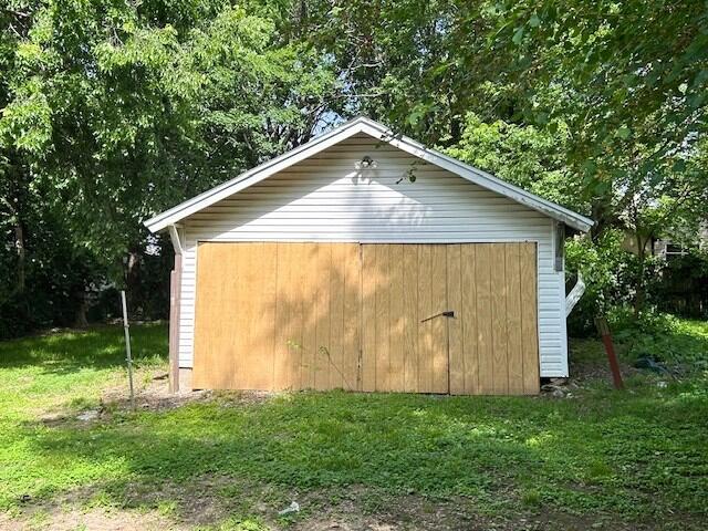 2238 North Rogers Avenue Property Photo 13