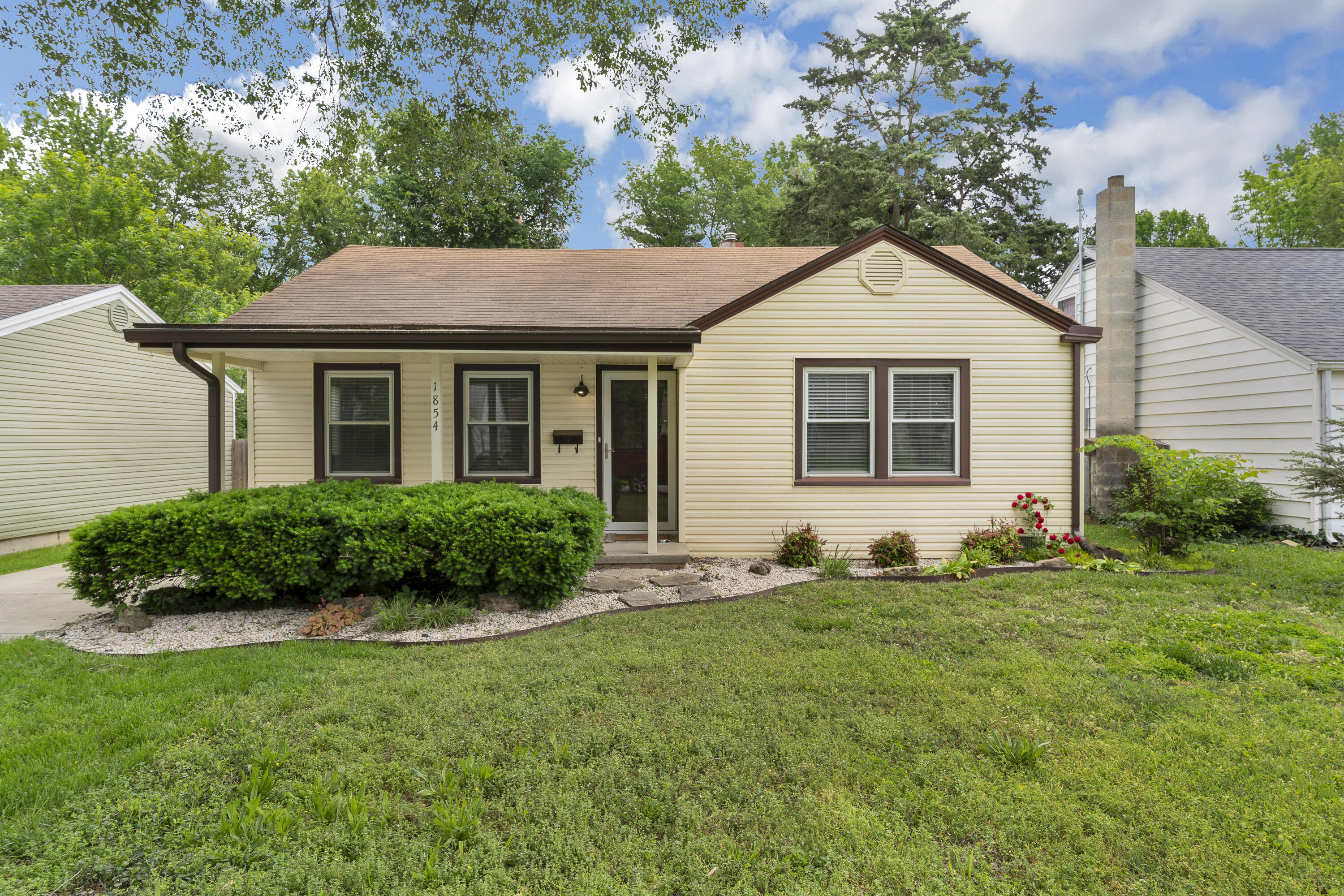 1854 South Maryland Avenue Property Photo 1