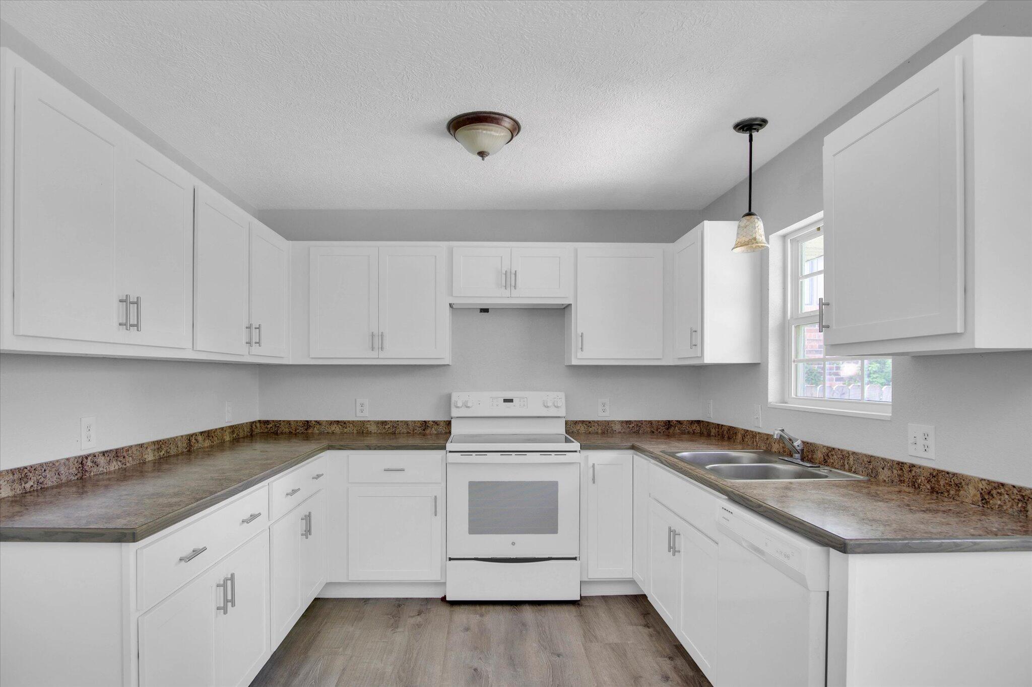 201 South Smalley Street Property Photo 5