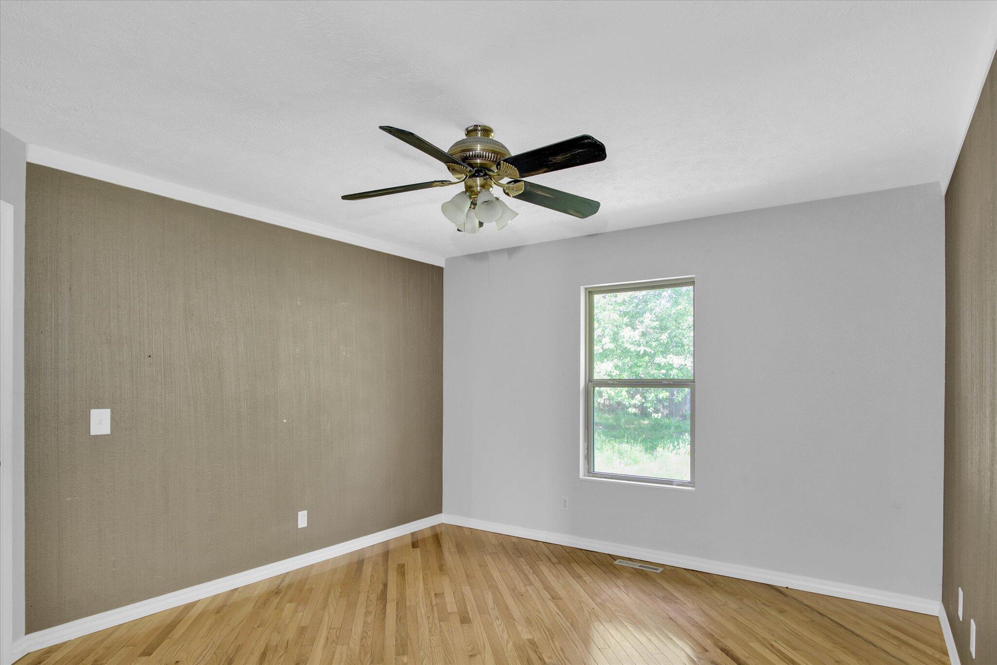 201 South Smalley Street Property Photo 8