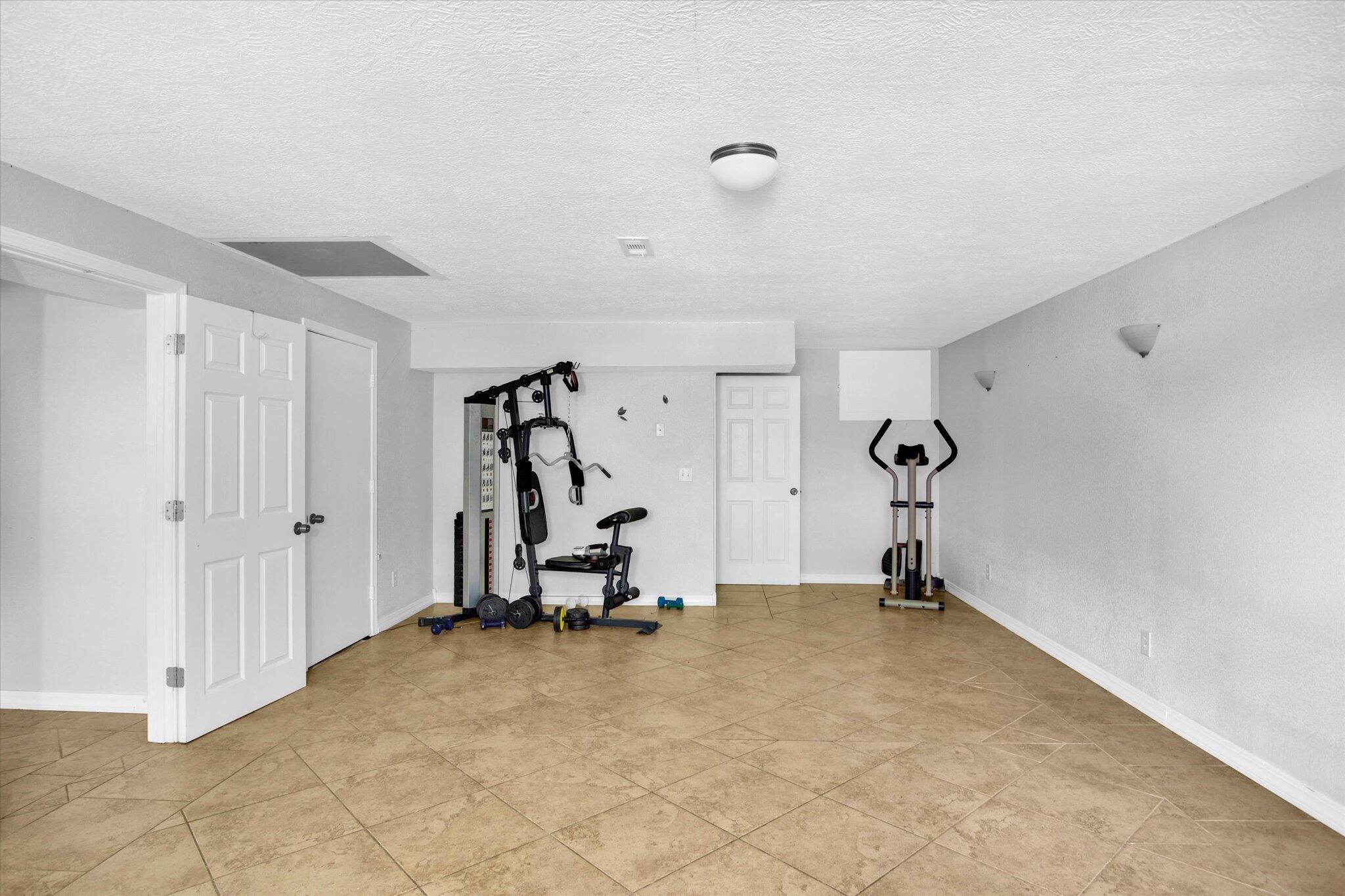 201 South Smalley Street Property Photo 27