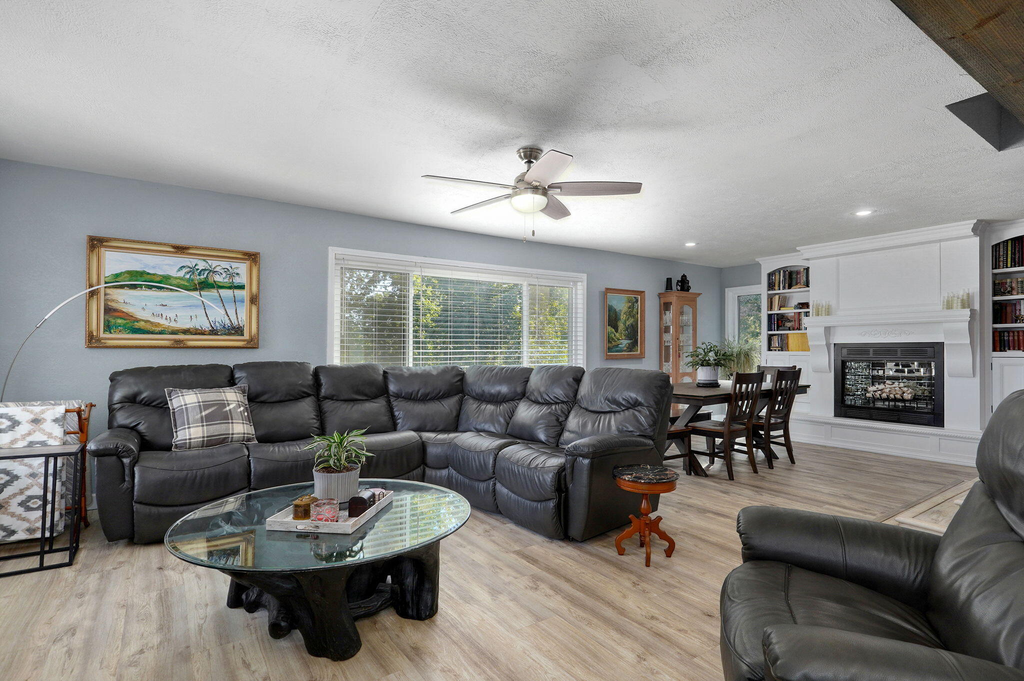 1511 East Groves Drive Property Photo 2