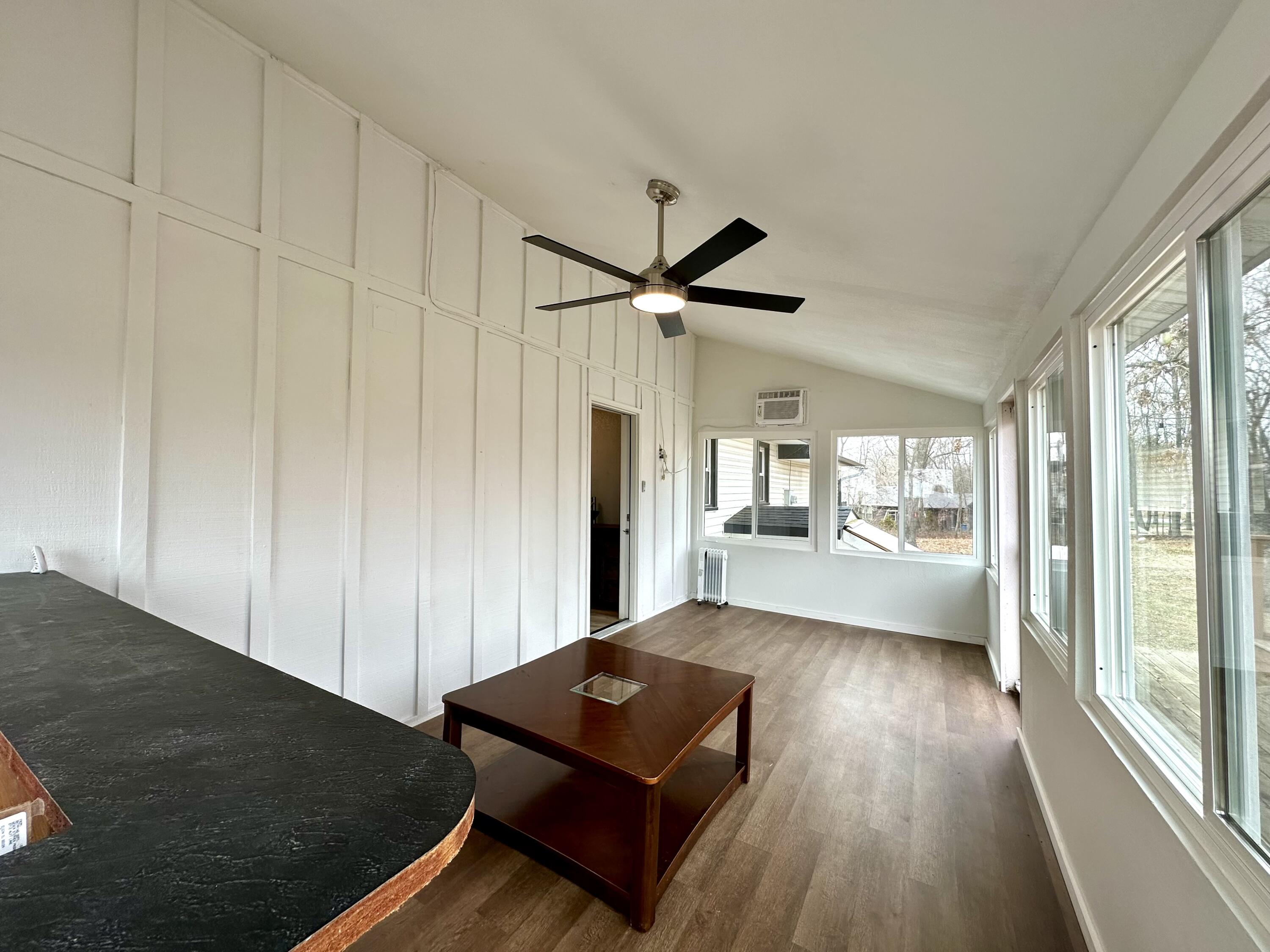 1511 East Groves Drive Property Photo 33