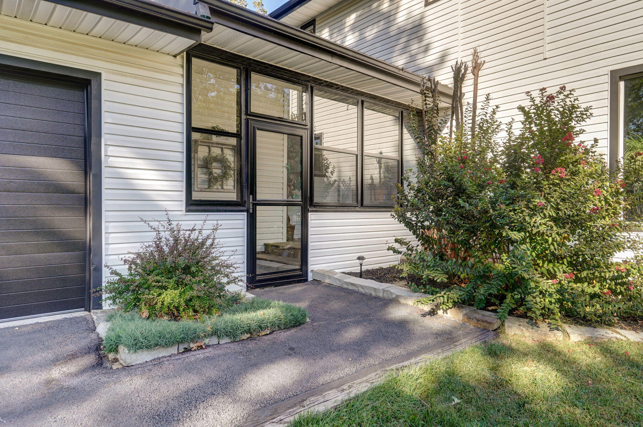 1511 East Groves Drive Property Photo 41