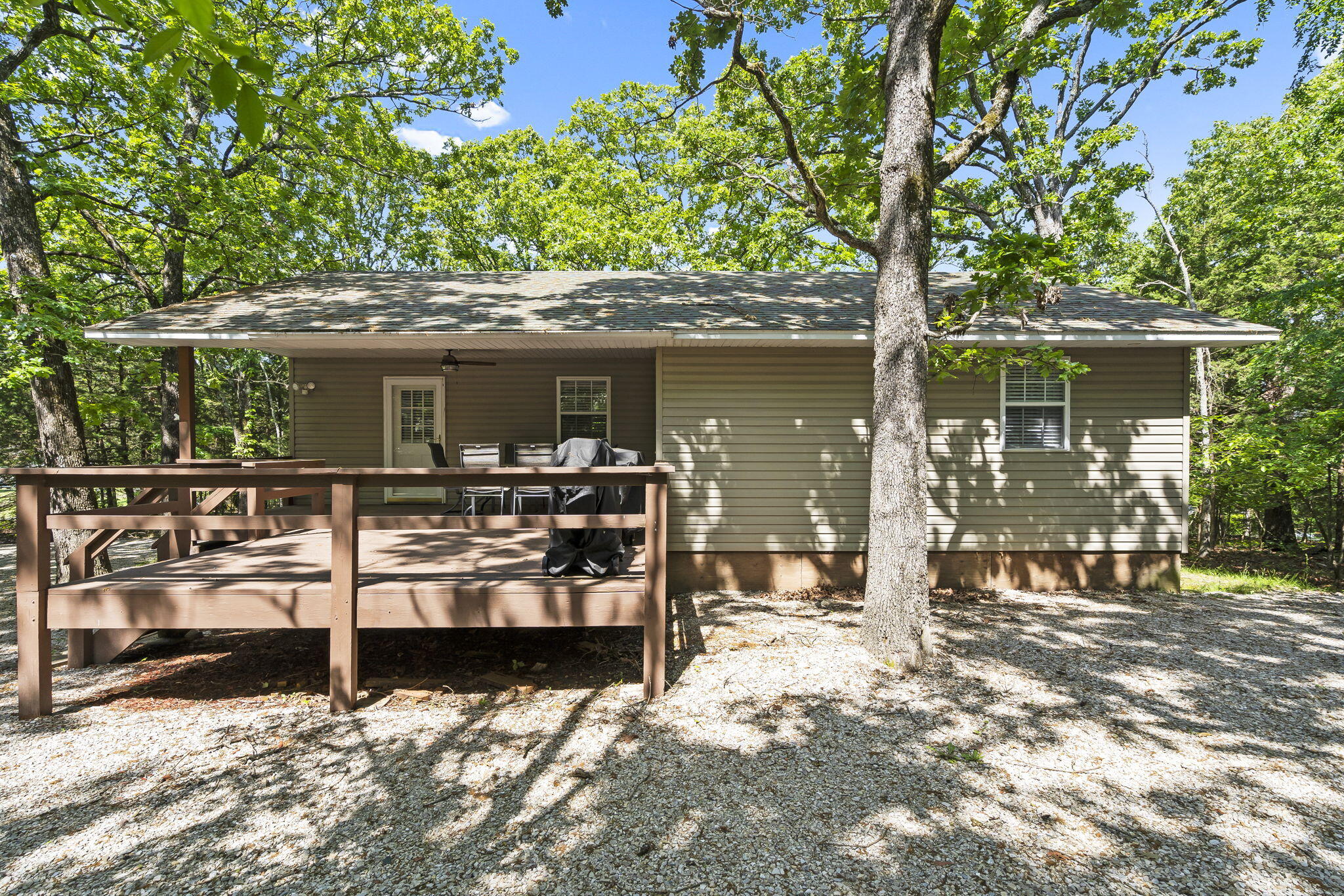 17 Montague Lane Property Photo 4