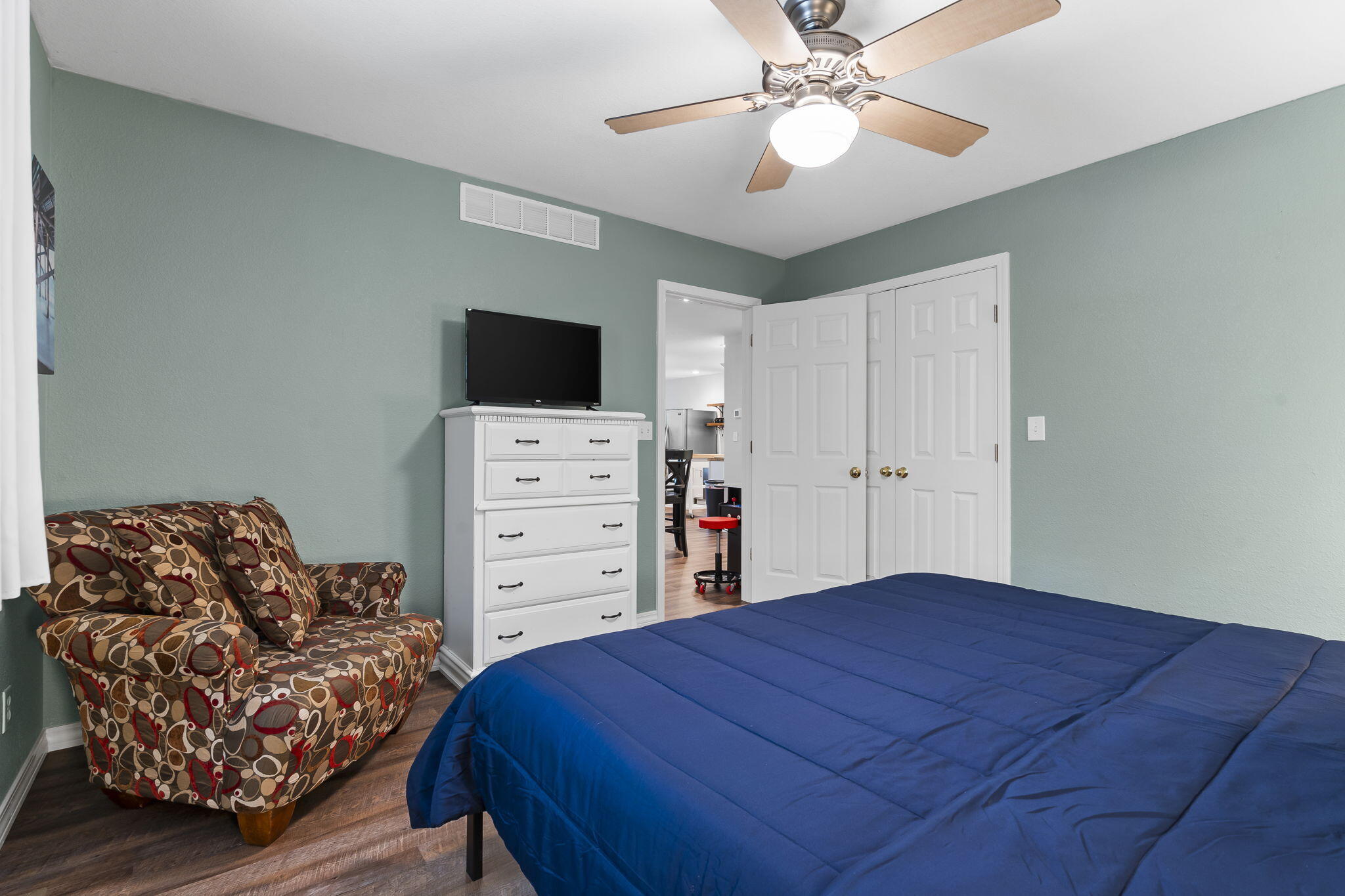 17 Montague Lane Property Photo 23
