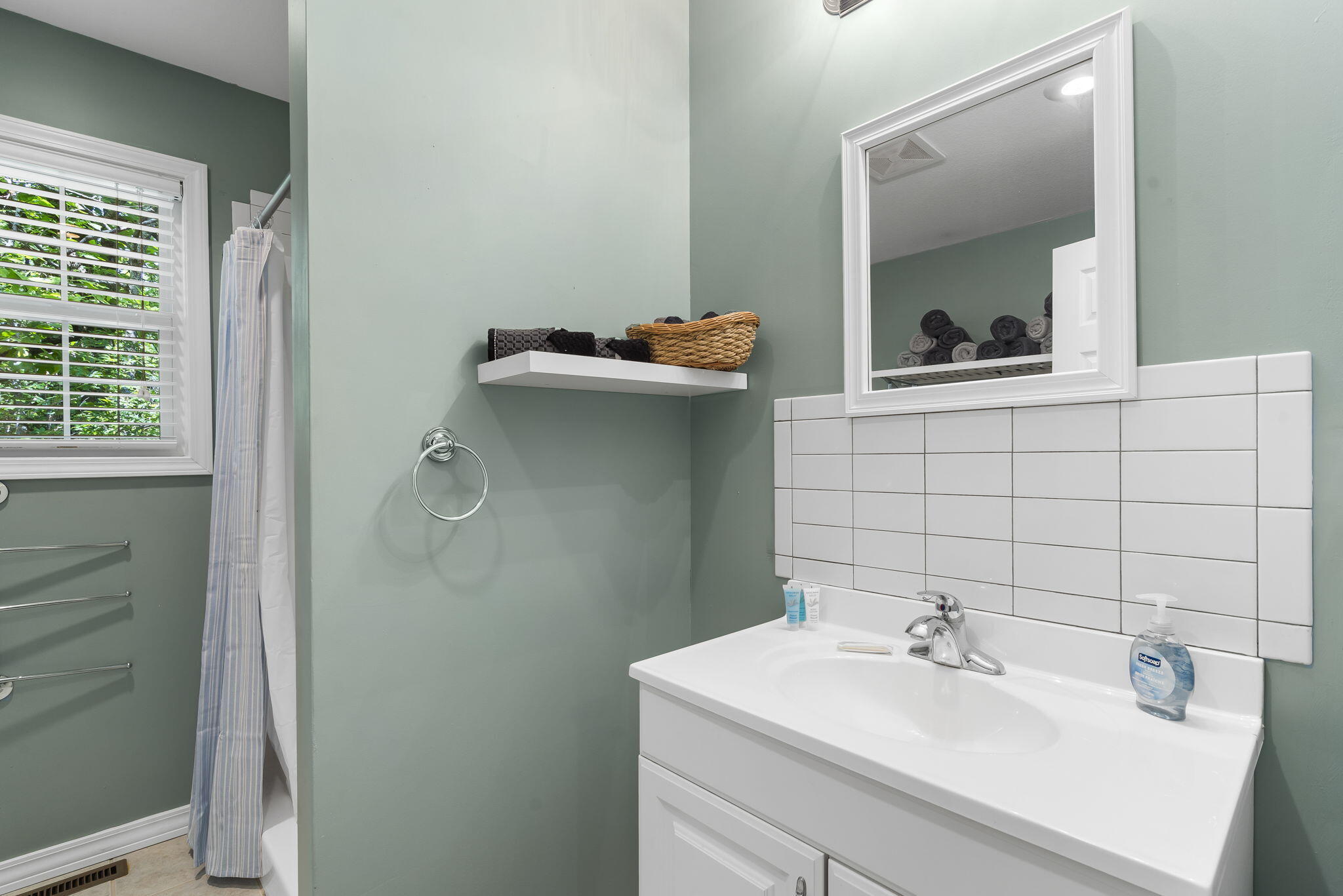 17 Montague Lane Property Photo 25