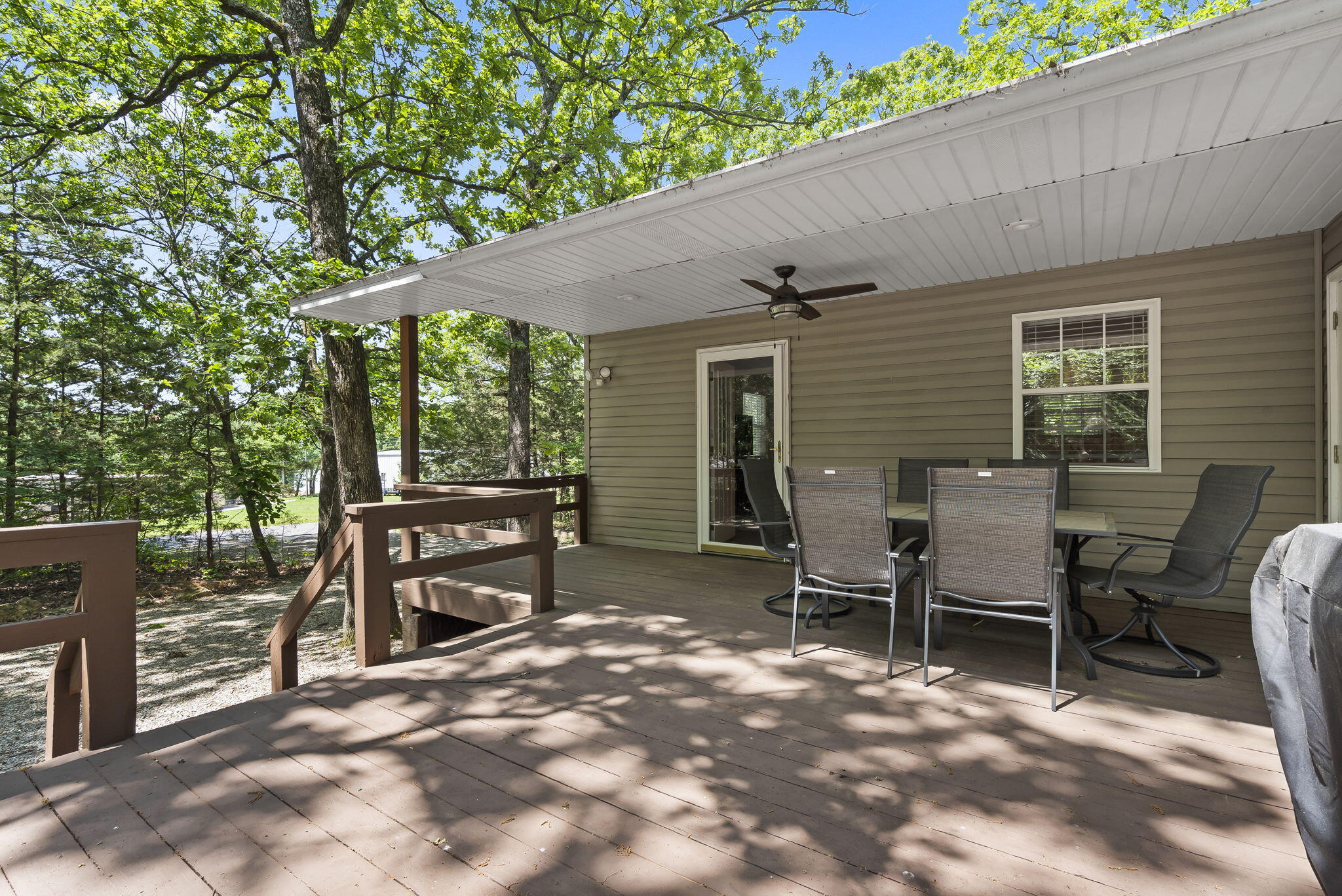 17 Montague Lane Property Photo 34