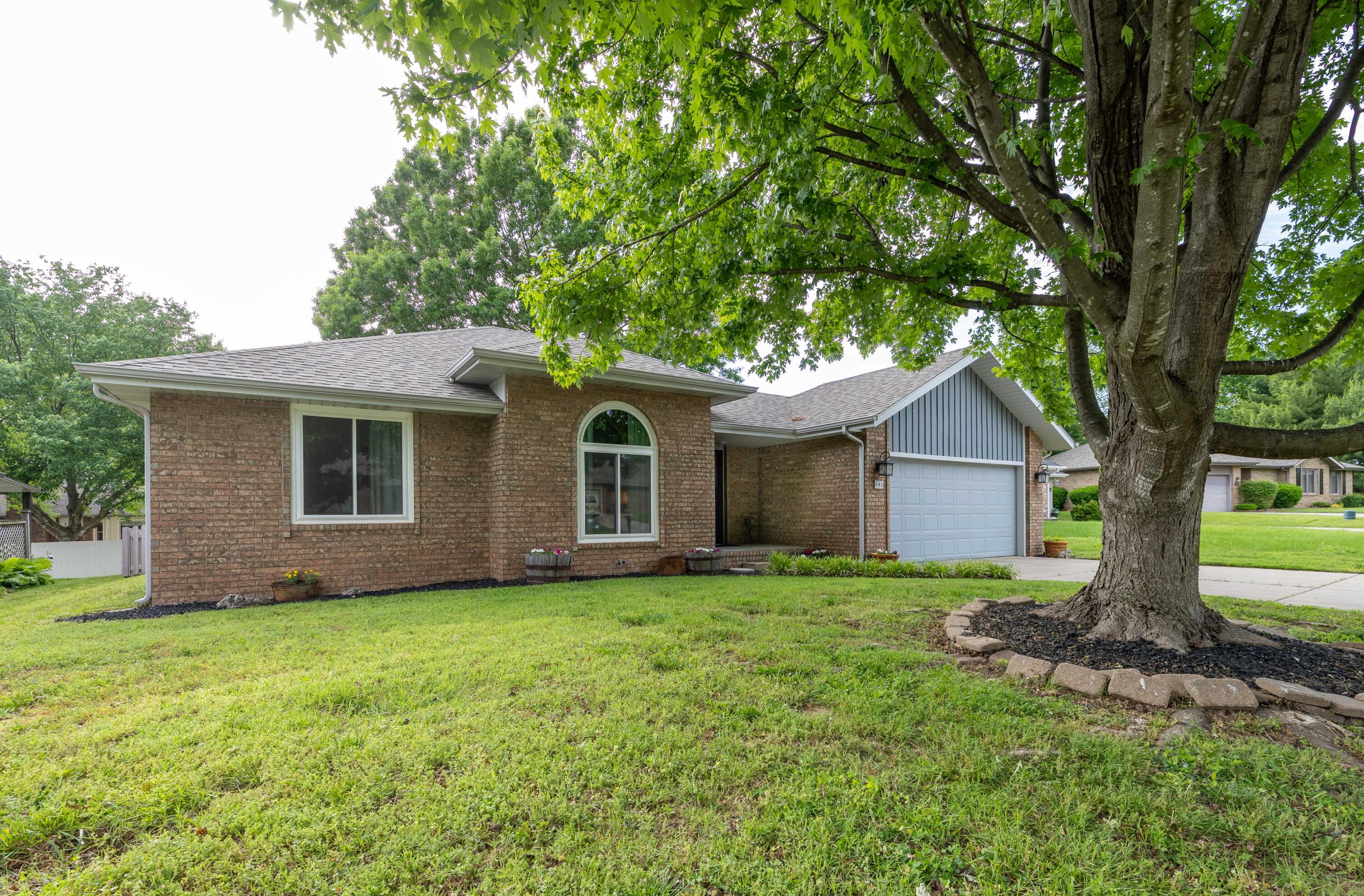 641 South Hayes Court Property Photo 2