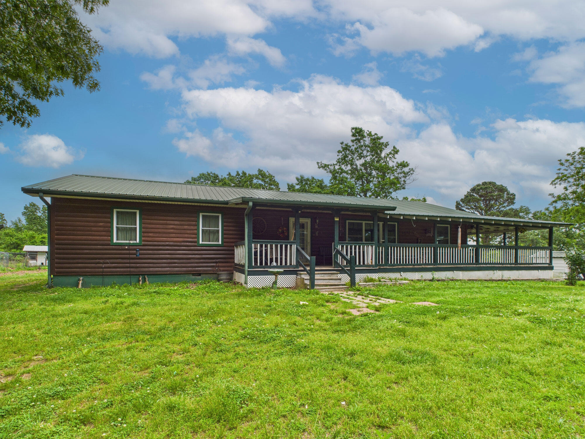 696 Finley Road Property Photo