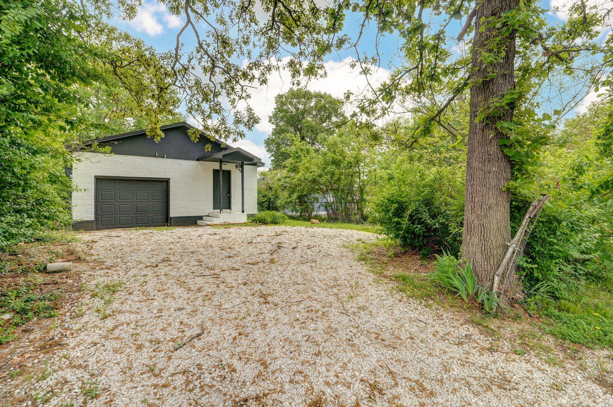 1326 North Clifton Avenue Property Photo 1