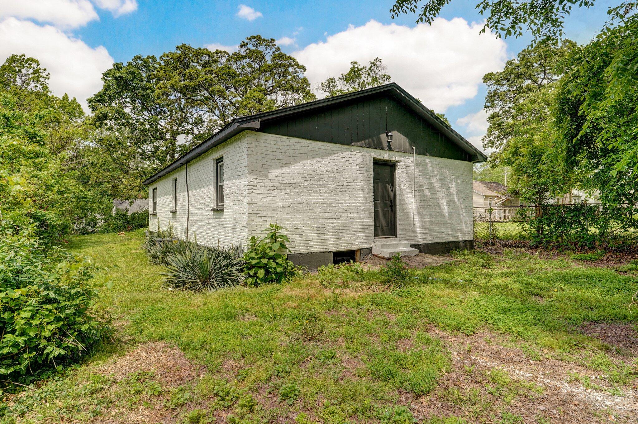 1326 North Clifton Avenue Property Photo 5